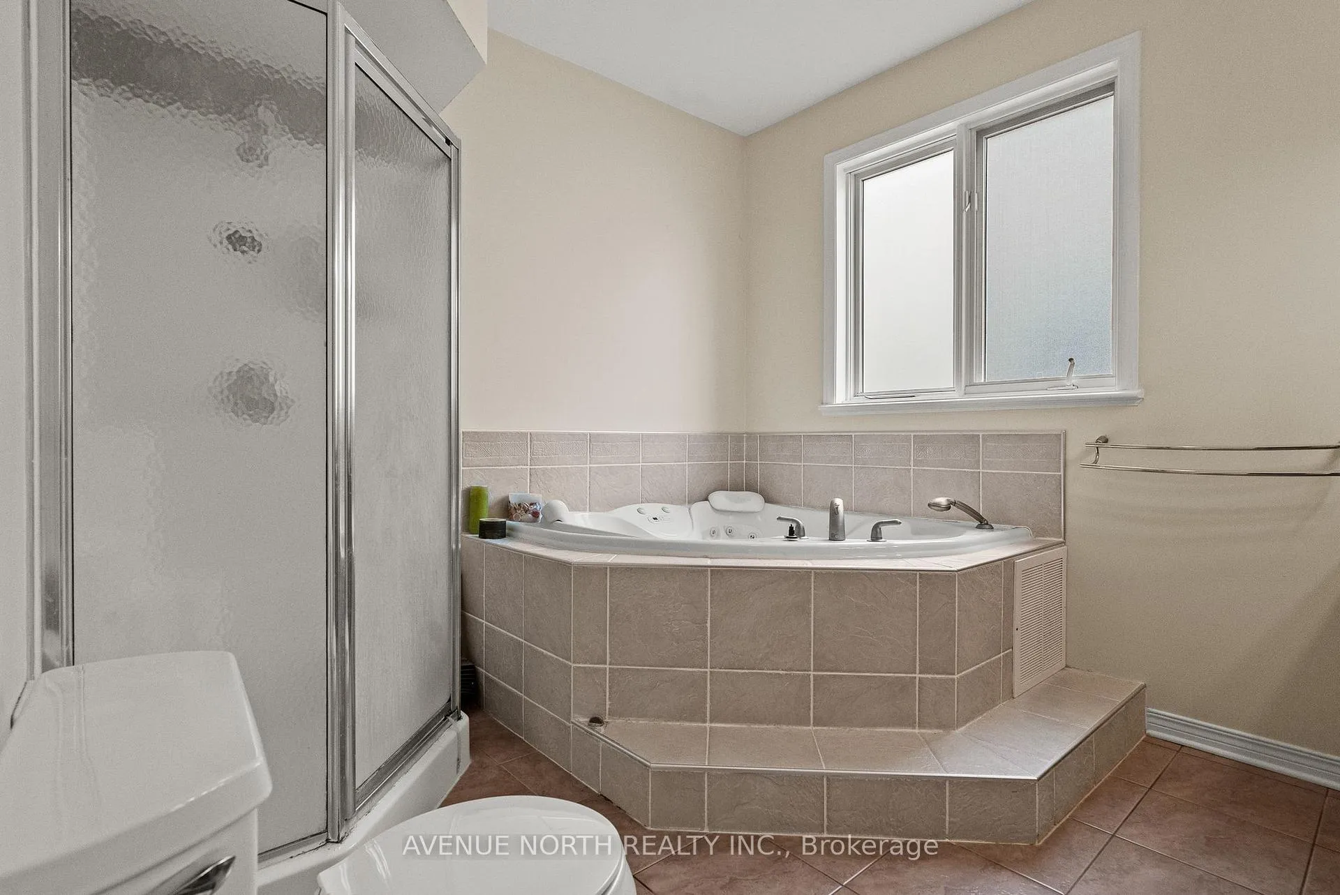 Photo 21 of 68 Maple Stand Way, Ottawa, Barrhaven East — HOMEH