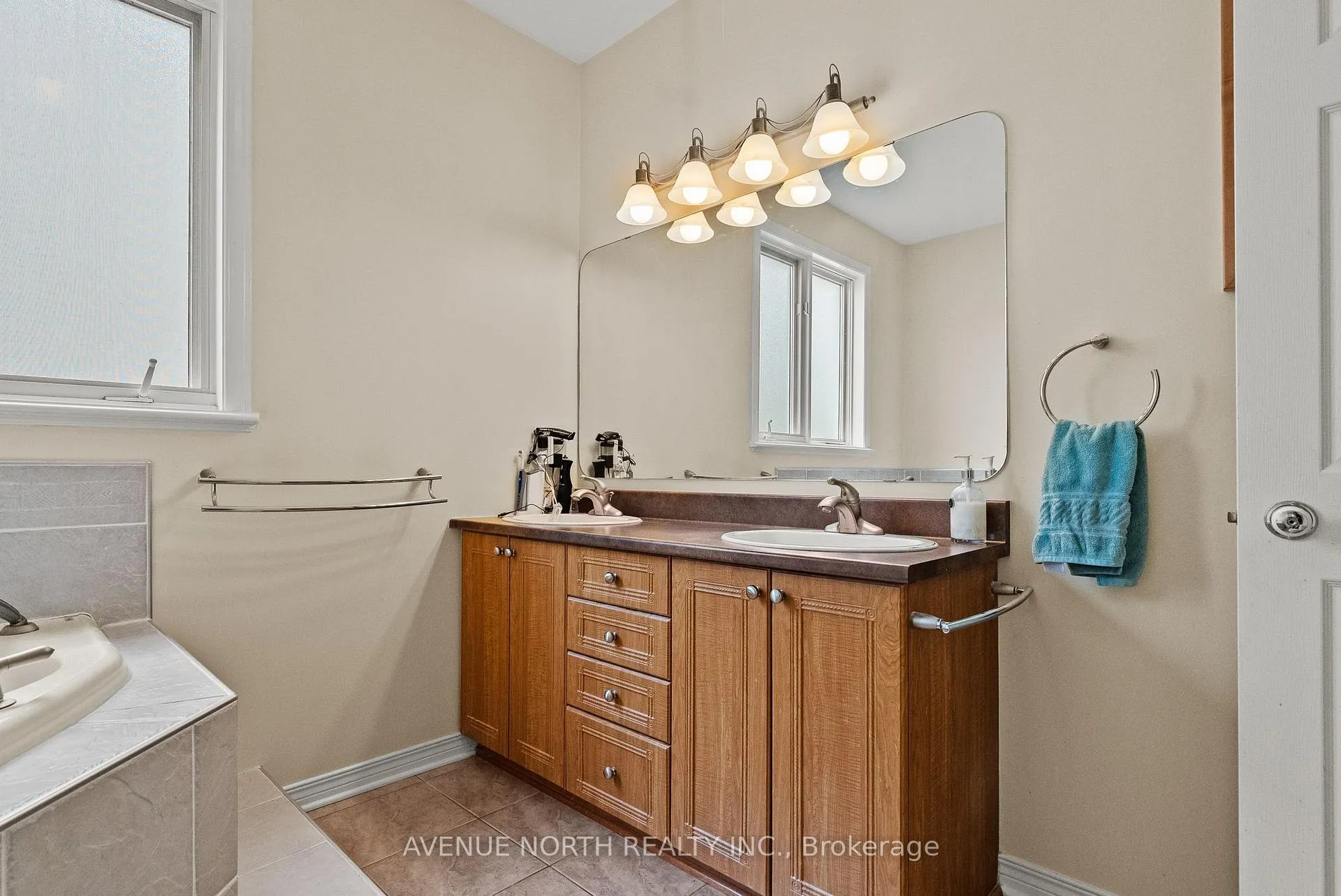 Photo 22 of 68 Maple Stand Way, Ottawa, Barrhaven East — HOMEH