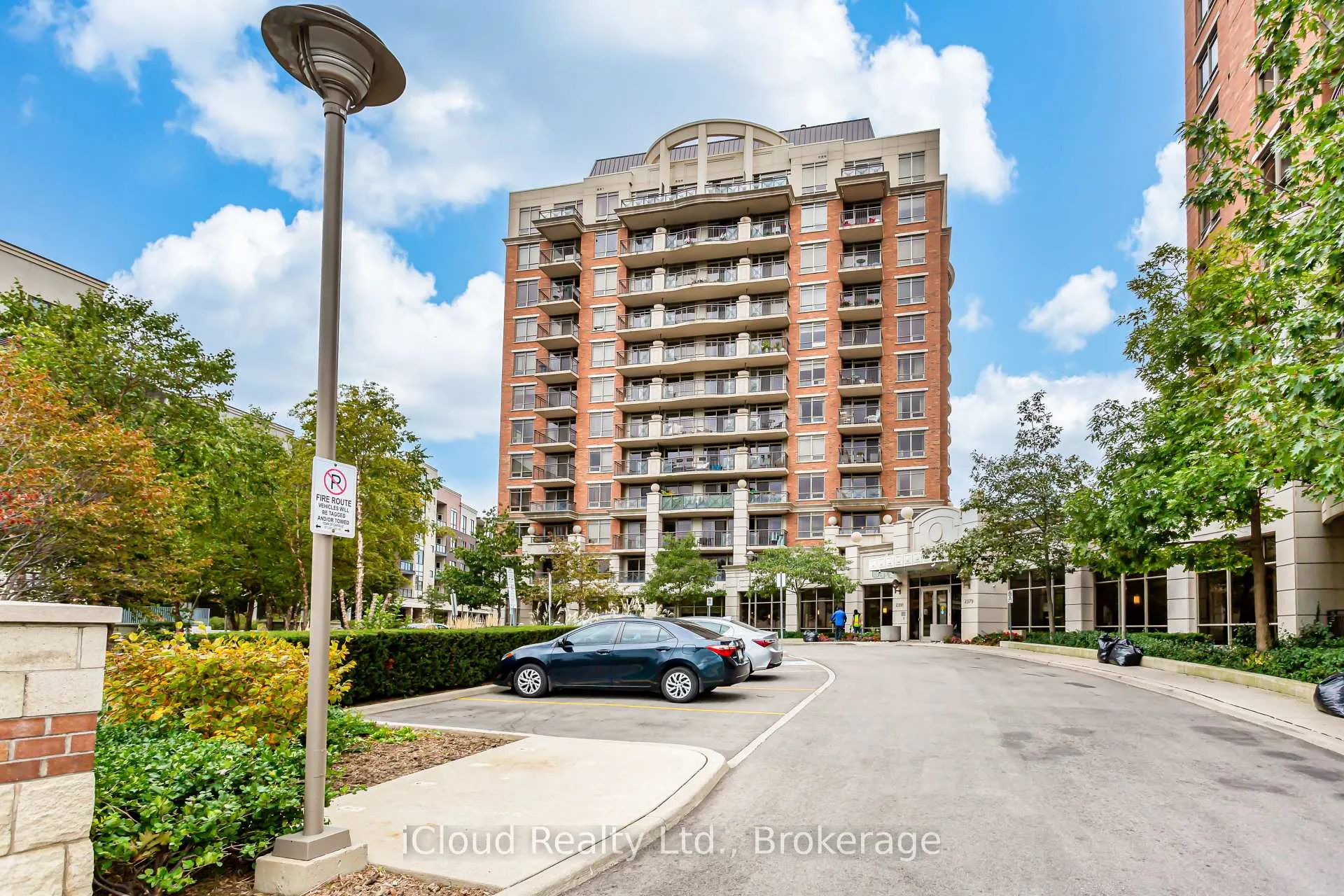 Photo 2 of Unit 403, 2391 Central Park Drive, Oakville, River Oaks — HOMEH
