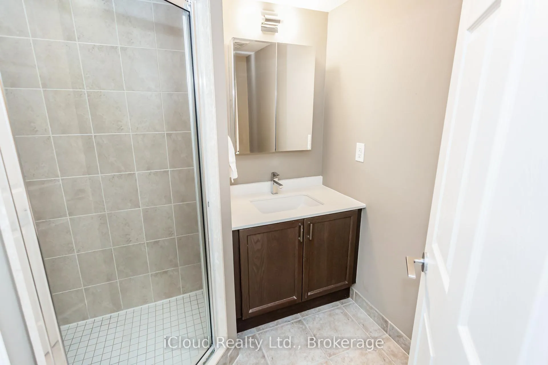 Photo 10 of Unit 403, 2391 Central Park Drive, Oakville, River Oaks — HOMEH