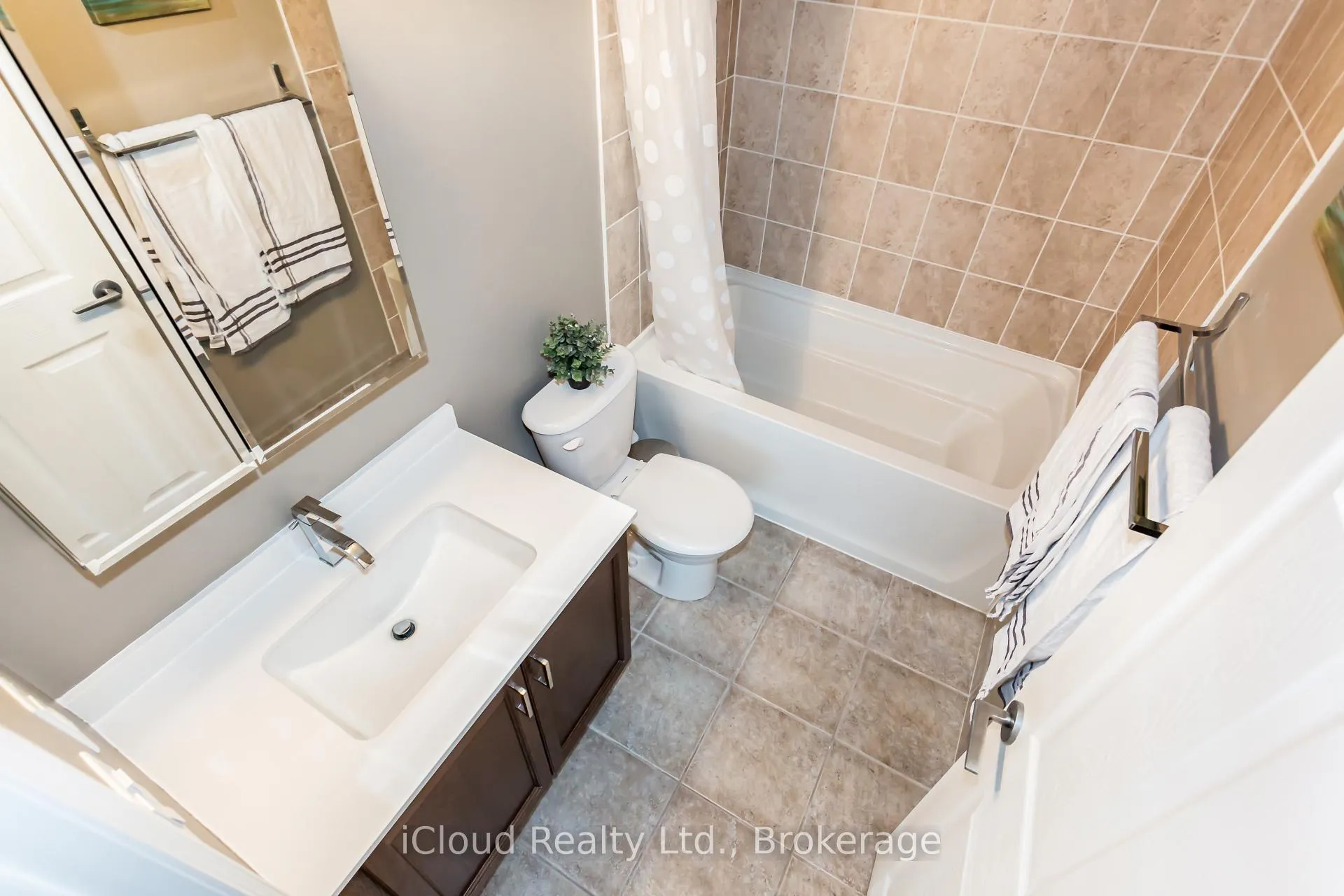 Photo 32 of Unit 403, 2391 Central Park Drive, Oakville, River Oaks — HOMEH