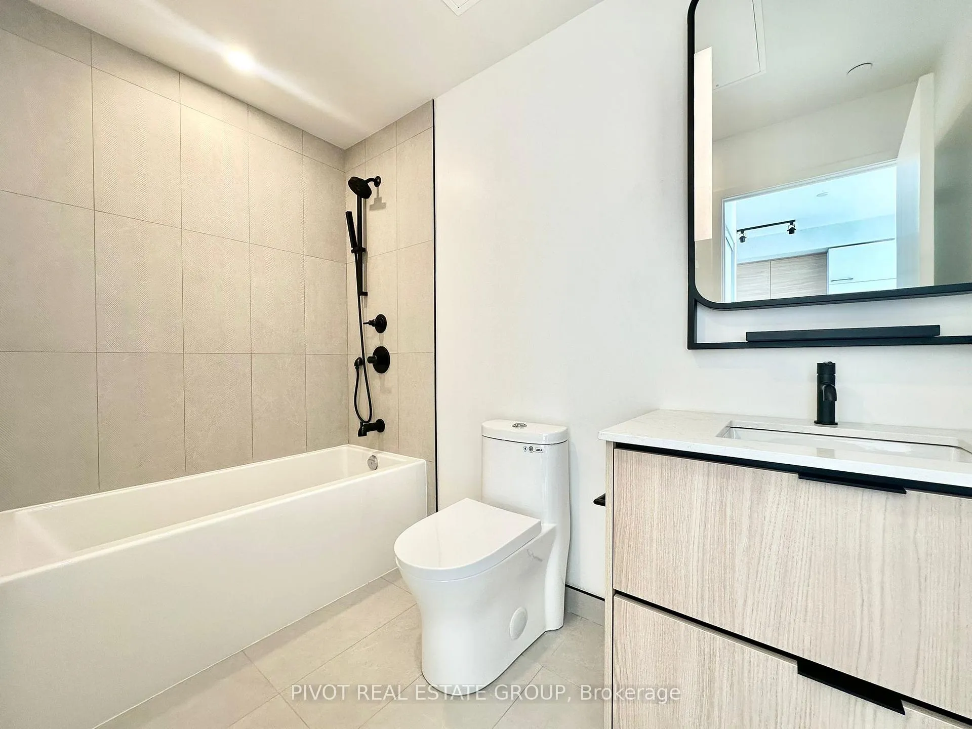 Photo 4 of Unit 620, 1050 Eastern Avenue, Toronto, The Beaches — HOMEH