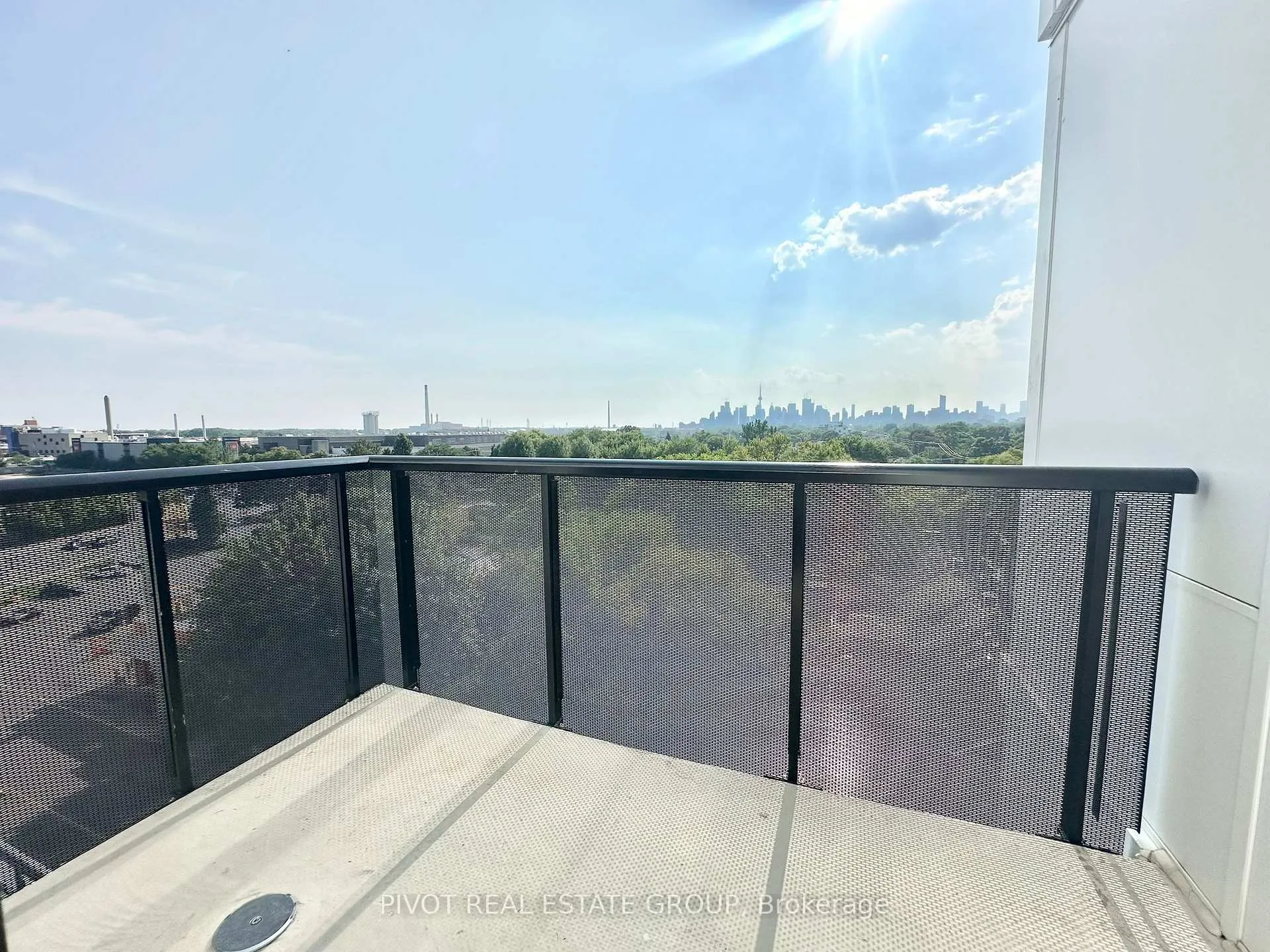 Photo 5 of Unit 620, 1050 Eastern Avenue, Toronto, The Beaches — HOMEH