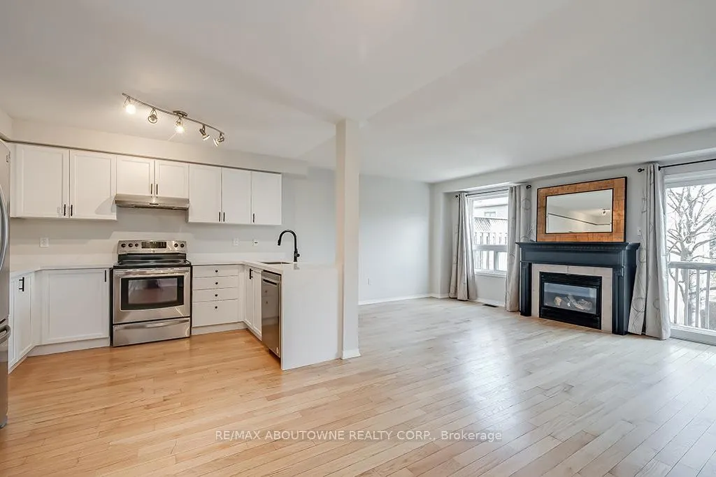 Photo 8 of Unit 20, 1290 Heritage Way, Oakville, Glen Abbey — HOMEH