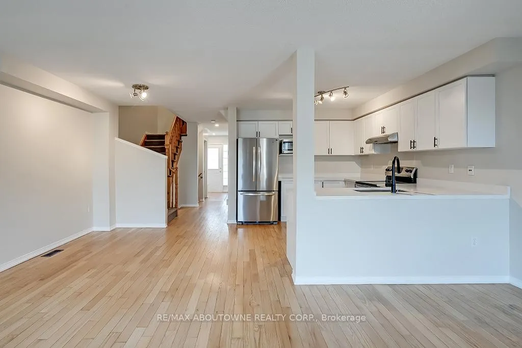 Photo 11 of Unit 20, 1290 Heritage Way, Oakville, Glen Abbey — HOMEH