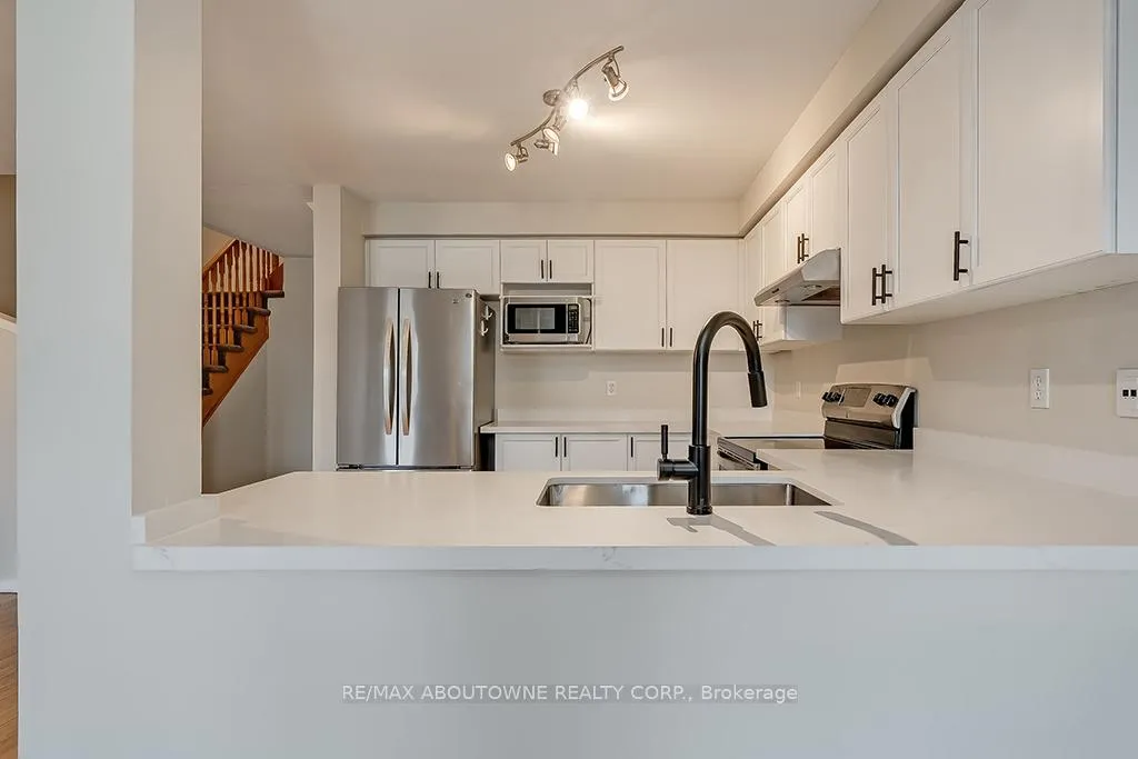 Photo 12 of Unit 20, 1290 Heritage Way, Oakville, Glen Abbey — HOMEH