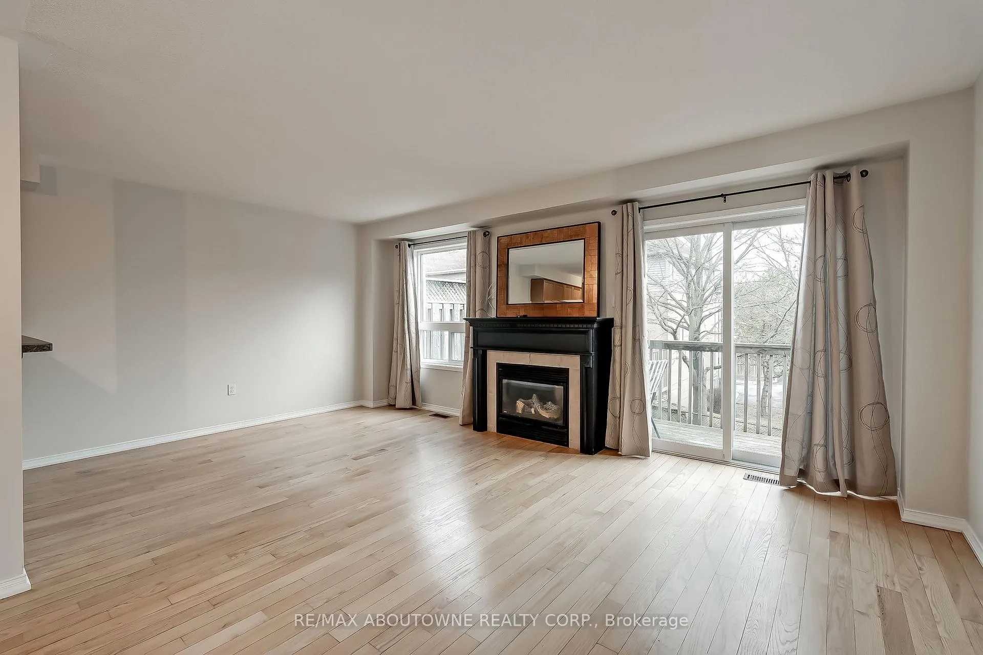 Photo 15 of Unit 20, 1290 Heritage Way, Oakville, Glen Abbey — HOMEH