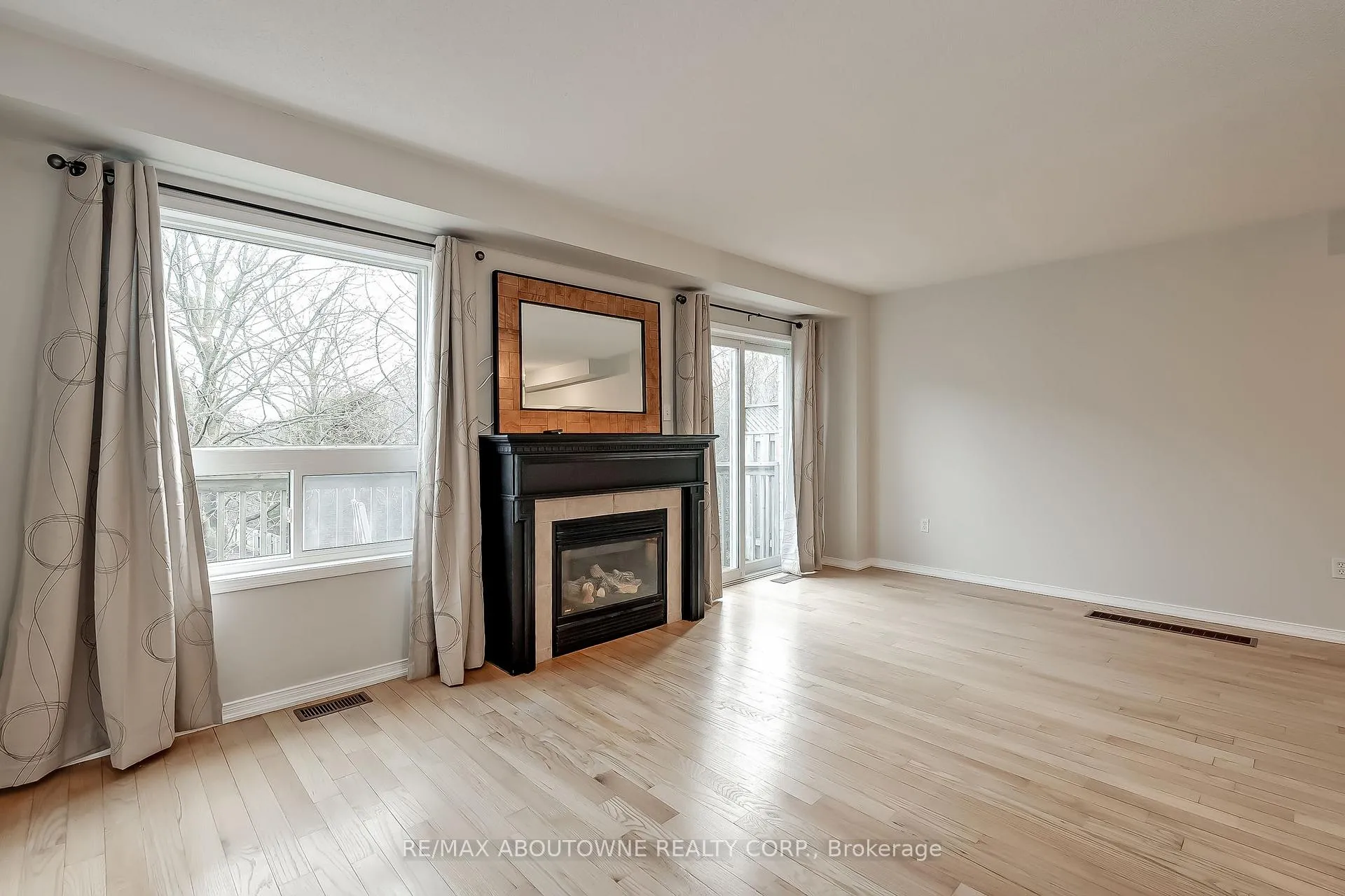 Photo 16 of Unit 20, 1290 Heritage Way, Oakville, Glen Abbey — HOMEH