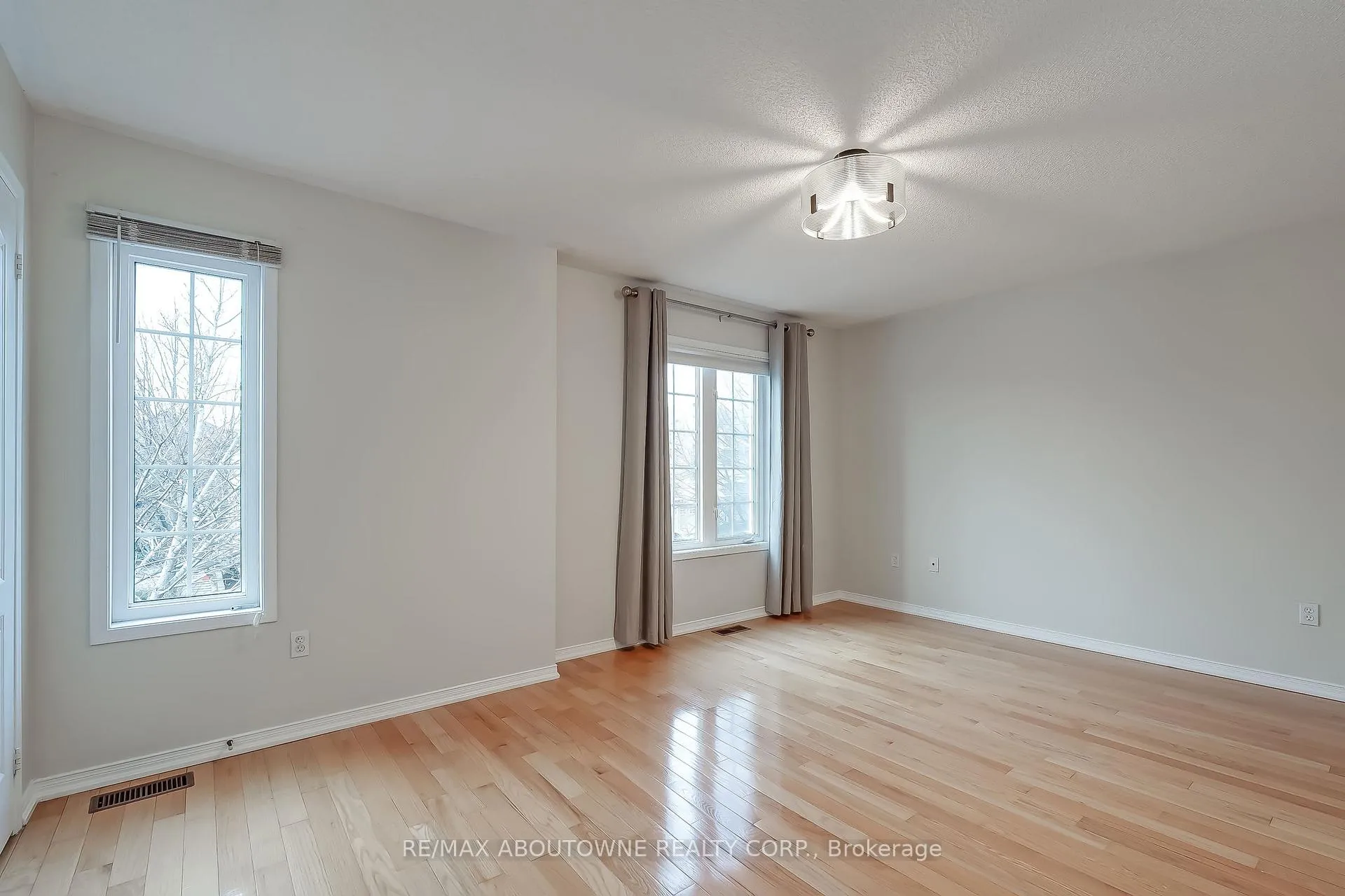 Photo 26 of Unit 20, 1290 Heritage Way, Oakville, Glen Abbey — HOMEH
