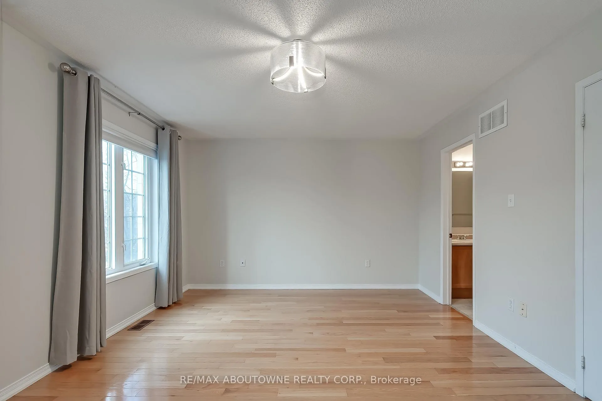 Photo 27 of Unit 20, 1290 Heritage Way, Oakville, Glen Abbey — HOMEH