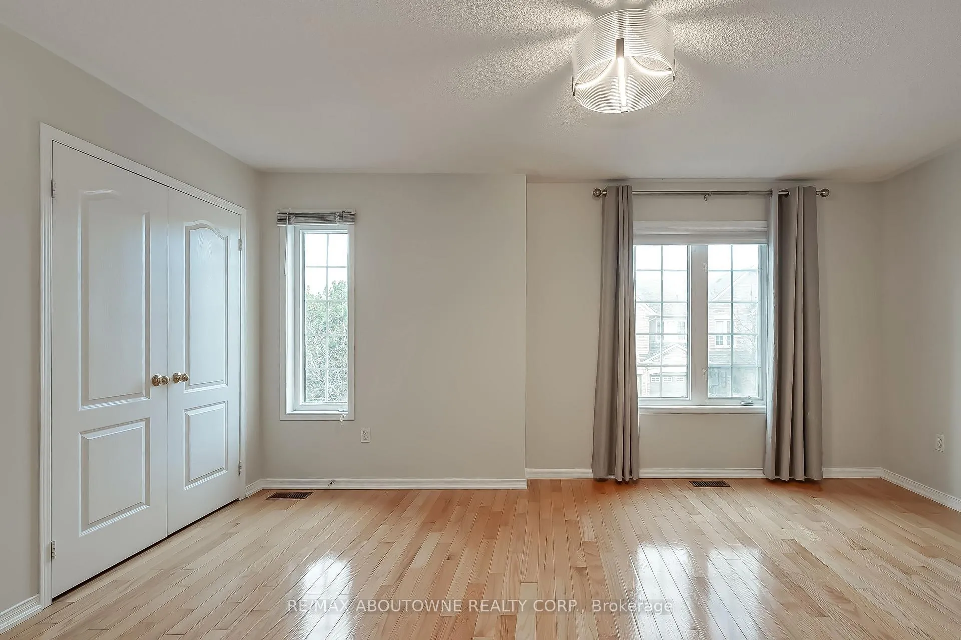 Photo 29 of Unit 20, 1290 Heritage Way, Oakville, Glen Abbey — HOMEH