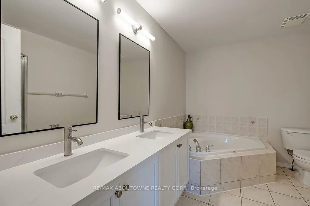 Photo 30 of Unit 20, 1290 Heritage Way, Oakville, Glen Abbey — HOMEH