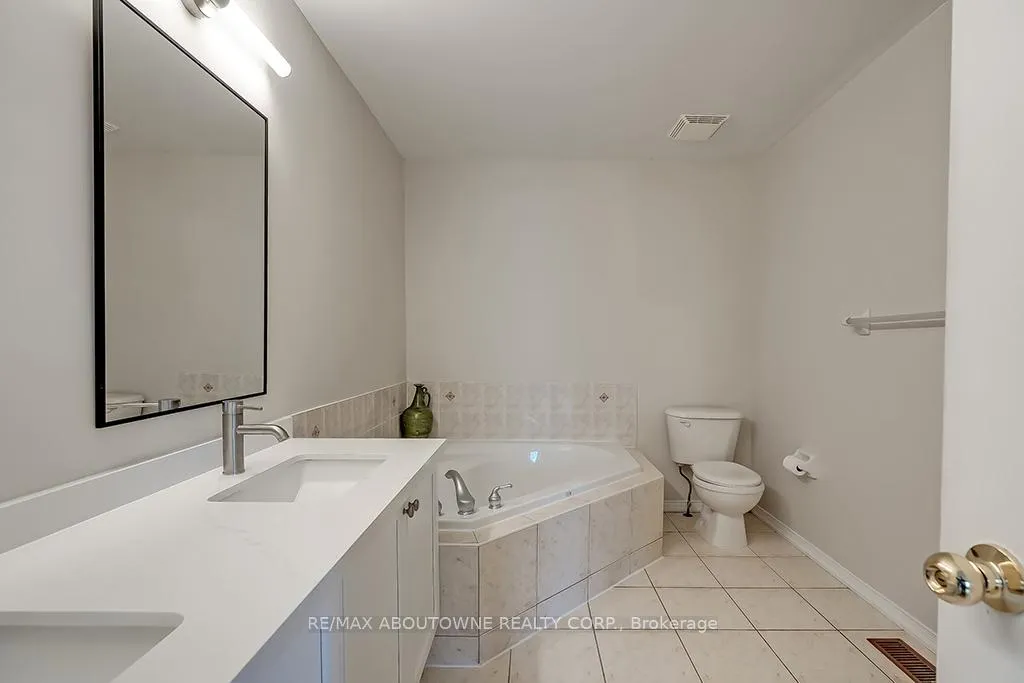 Photo 31 of Unit 20, 1290 Heritage Way, Oakville, Glen Abbey — HOMEH