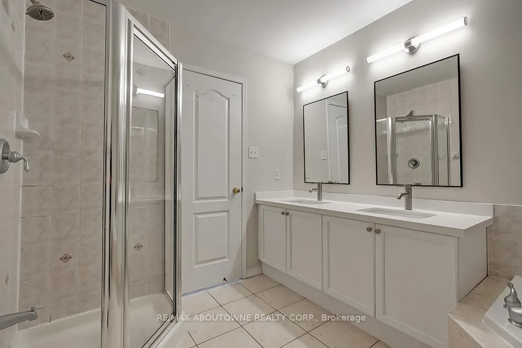 Photo 32 of Unit 20, 1290 Heritage Way, Oakville, Glen Abbey — HOMEH