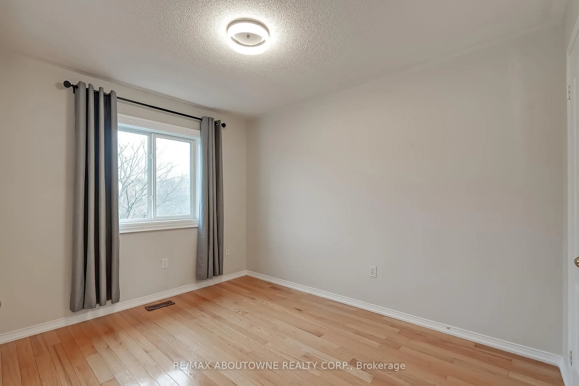 Photo 36 of Unit 20, 1290 Heritage Way, Oakville, Glen Abbey — HOMEH