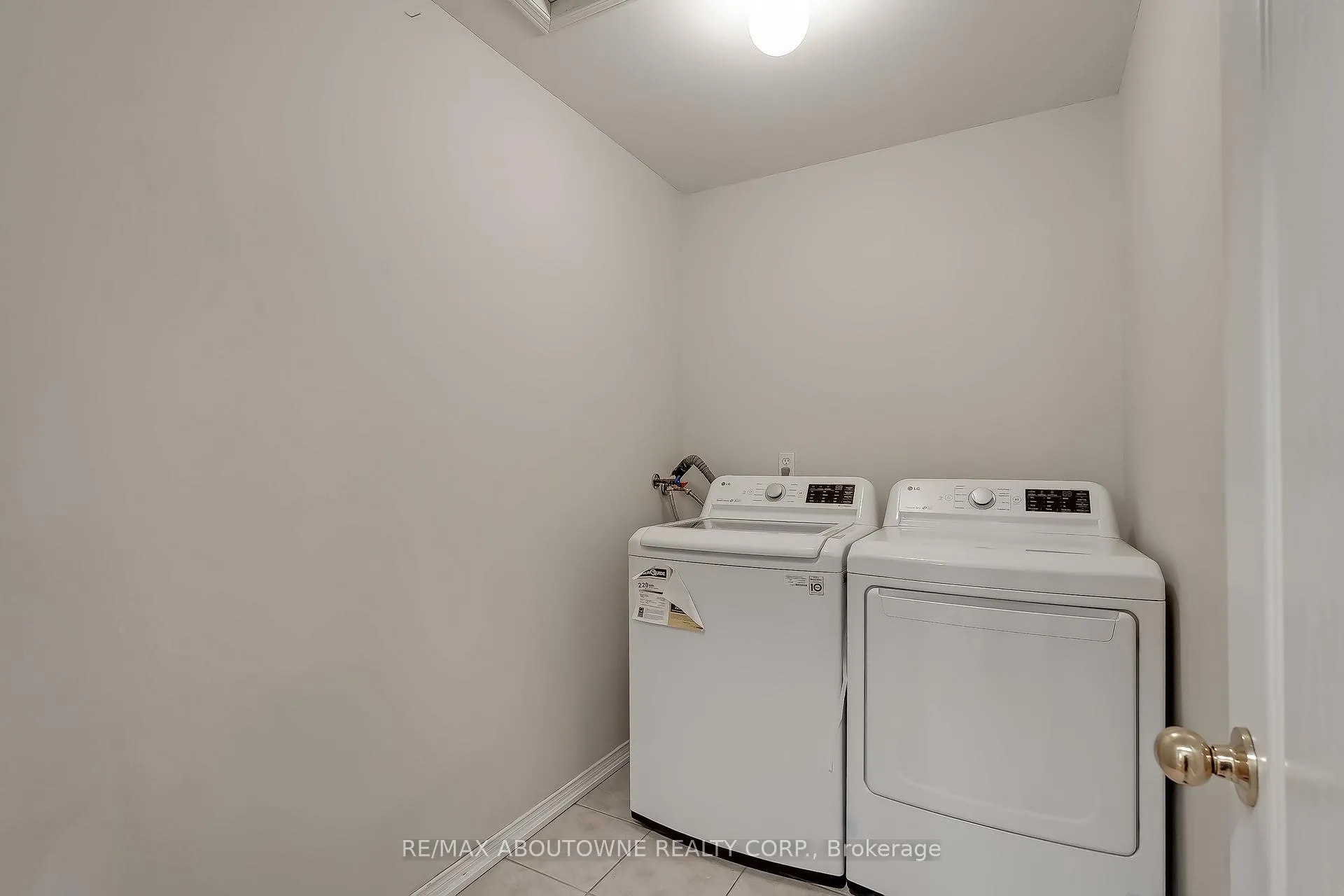 Photo 39 of Unit 20, 1290 Heritage Way, Oakville, Glen Abbey — HOMEH