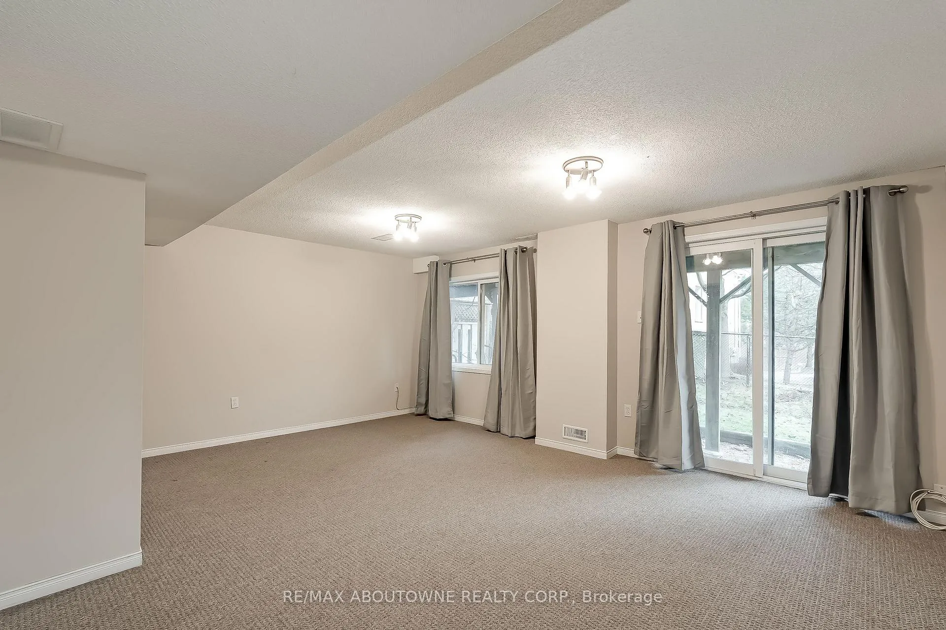 Photo 42 of Unit 20, 1290 Heritage Way, Oakville, Glen Abbey — HOMEH