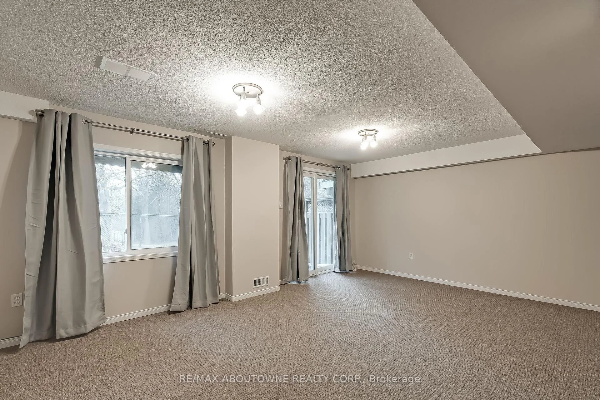 Photo 43 of Unit 20, 1290 Heritage Way, Oakville, Glen Abbey — HOMEH