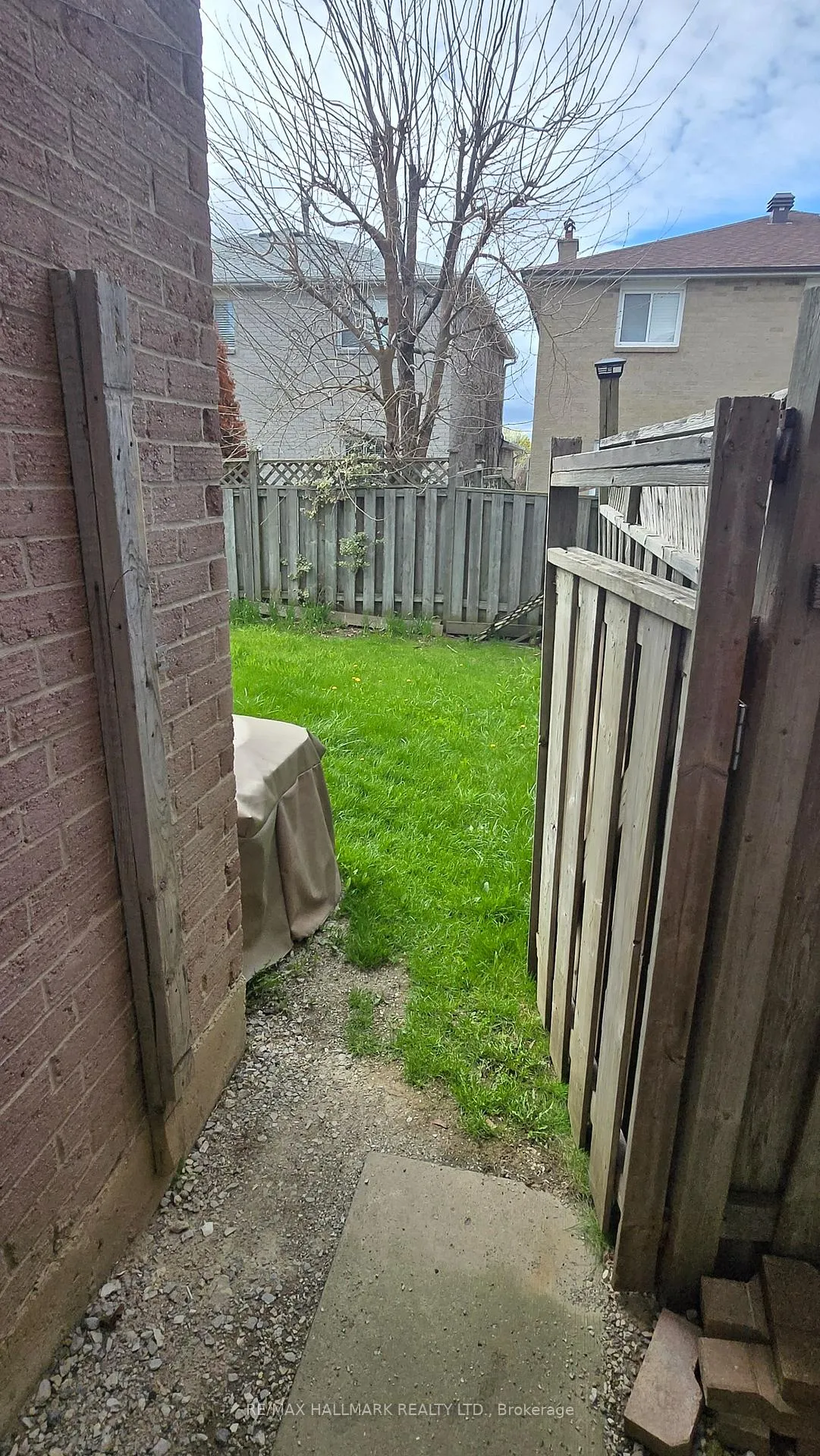 Photo 6 of Unit Lower Level, 40 Brookmill Drive, Vaughan, Brownridge — HOMEH