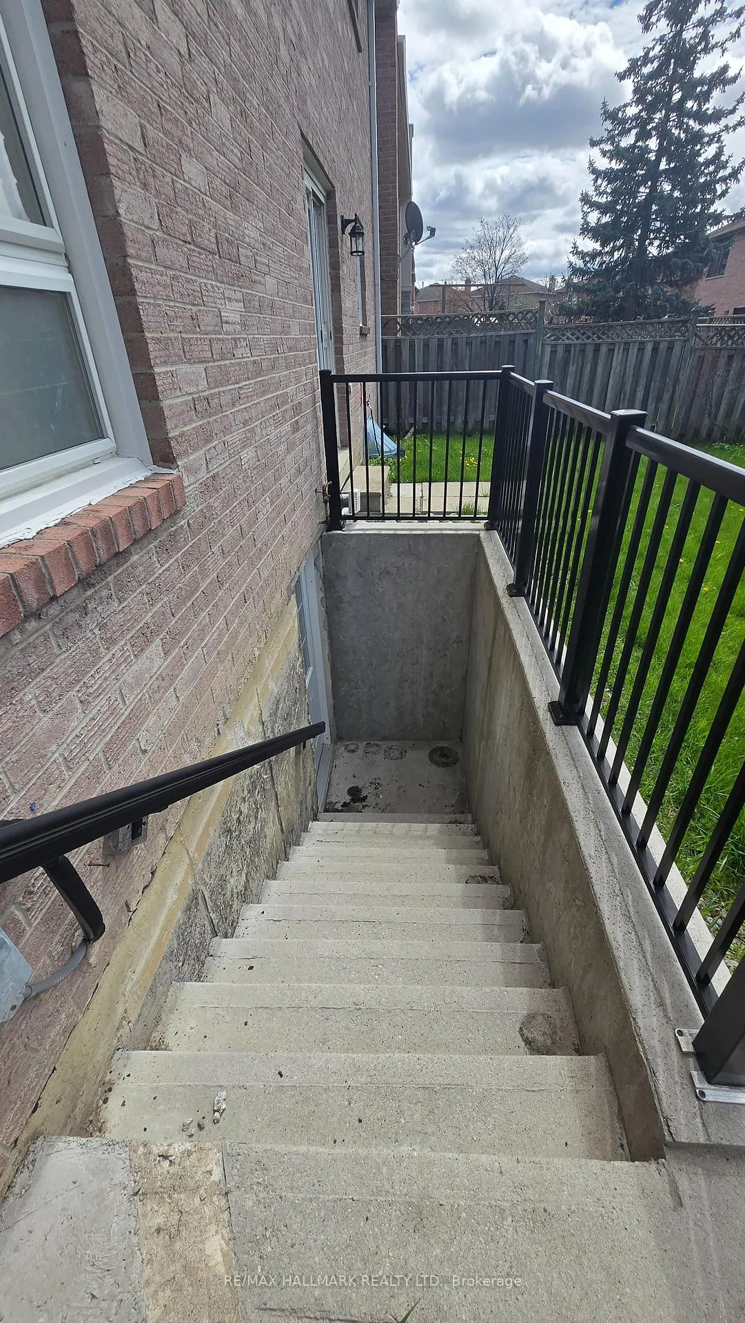 Photo 10 of Unit Lower Level, 40 Brookmill Drive, Vaughan, Brownridge — HOMEH