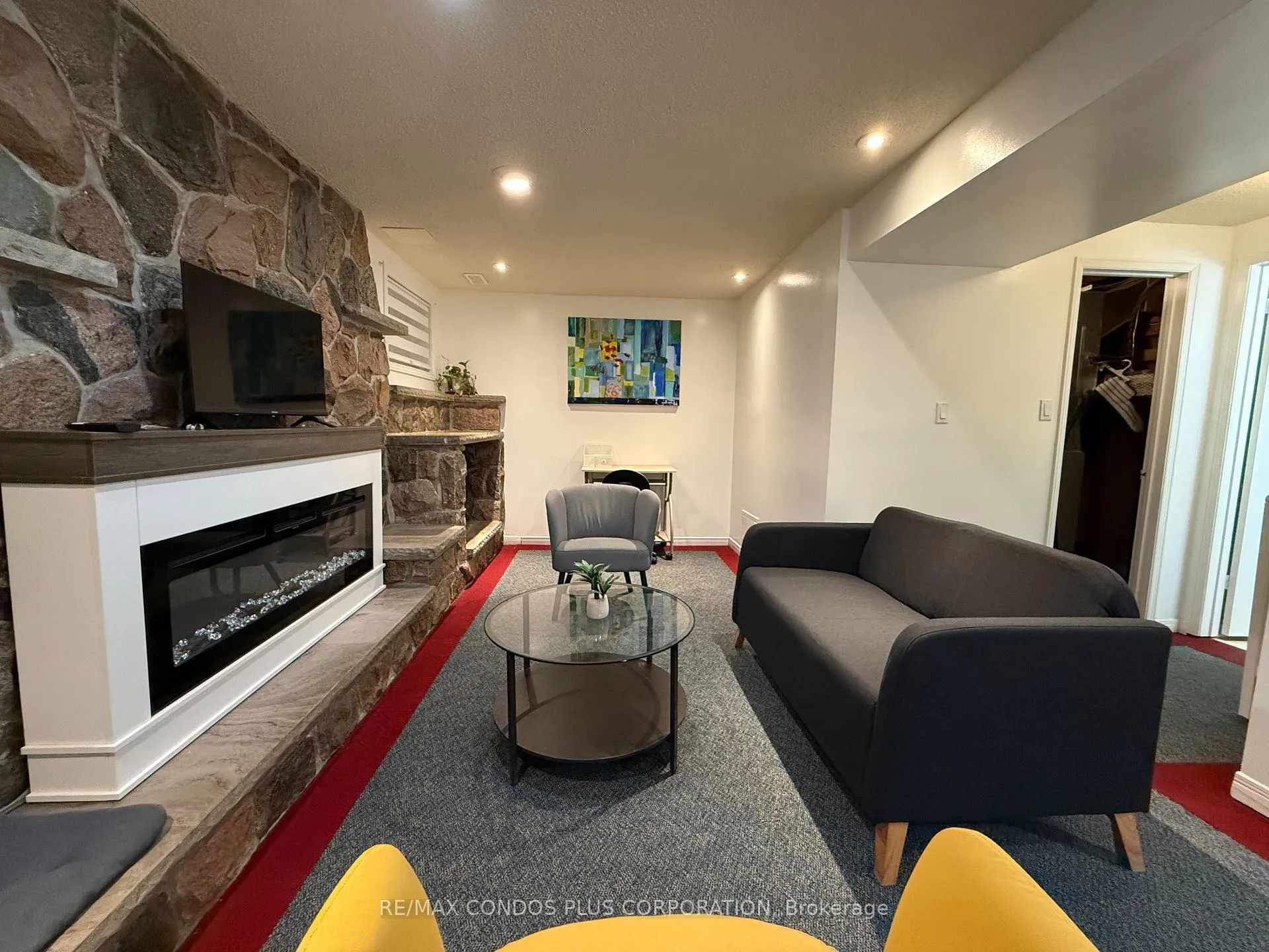 Photo 2 of Unit Lower Level #B, 7 Mckelvey Drive, Markham, Aileen-Willowbrook — HOMEH
