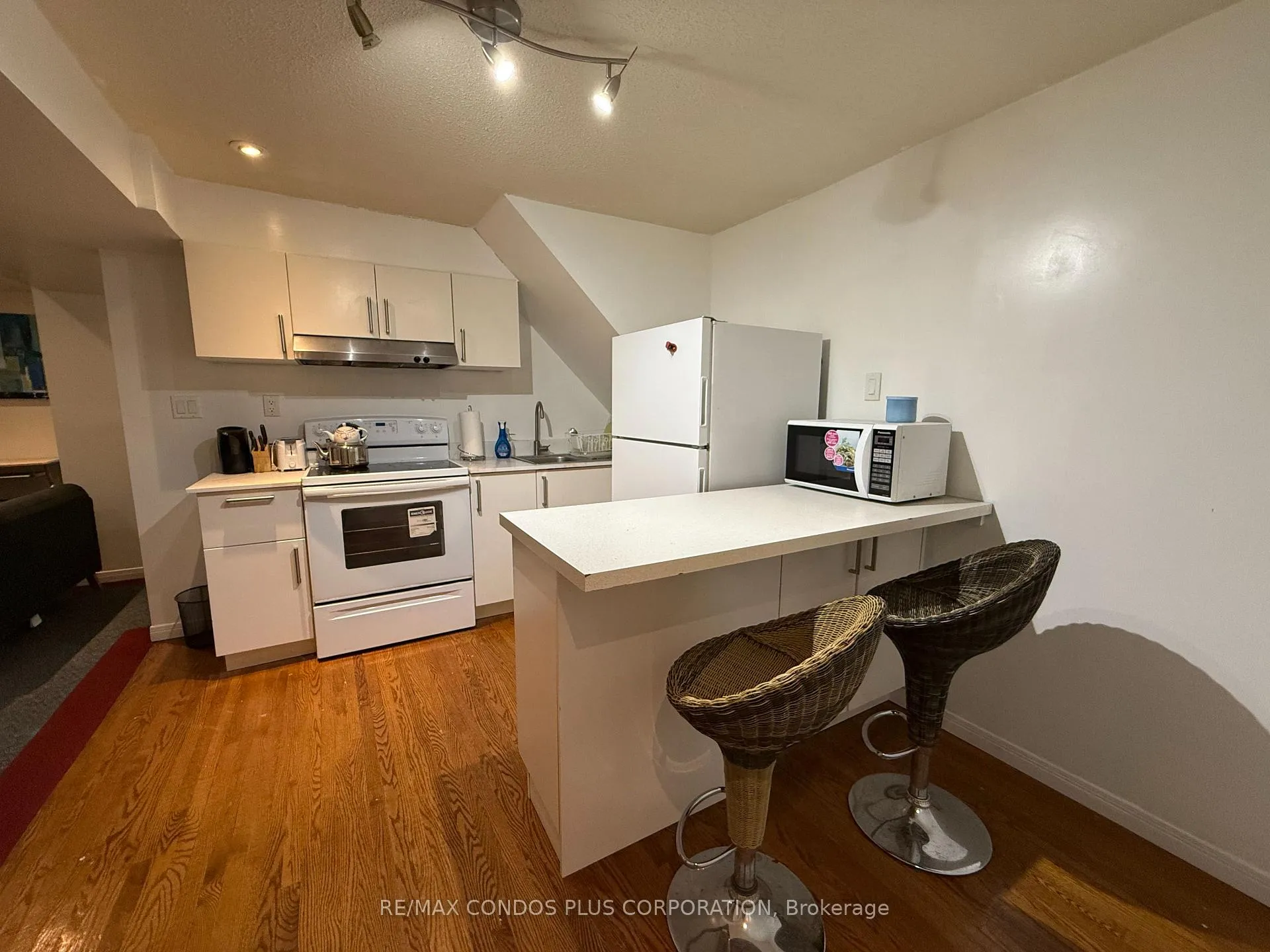 Photo 6 of Unit Lower Level #B, 7 Mckelvey Drive, Markham, Aileen-Willowbrook — HOMEH