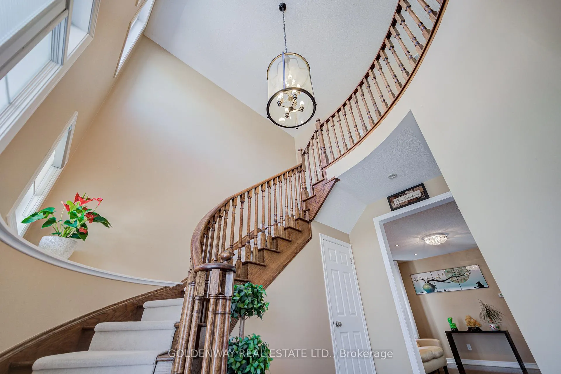 Photo 6 of 9 Duke Of Cornwall Drive, Markham, Victoria Square — HOMEH