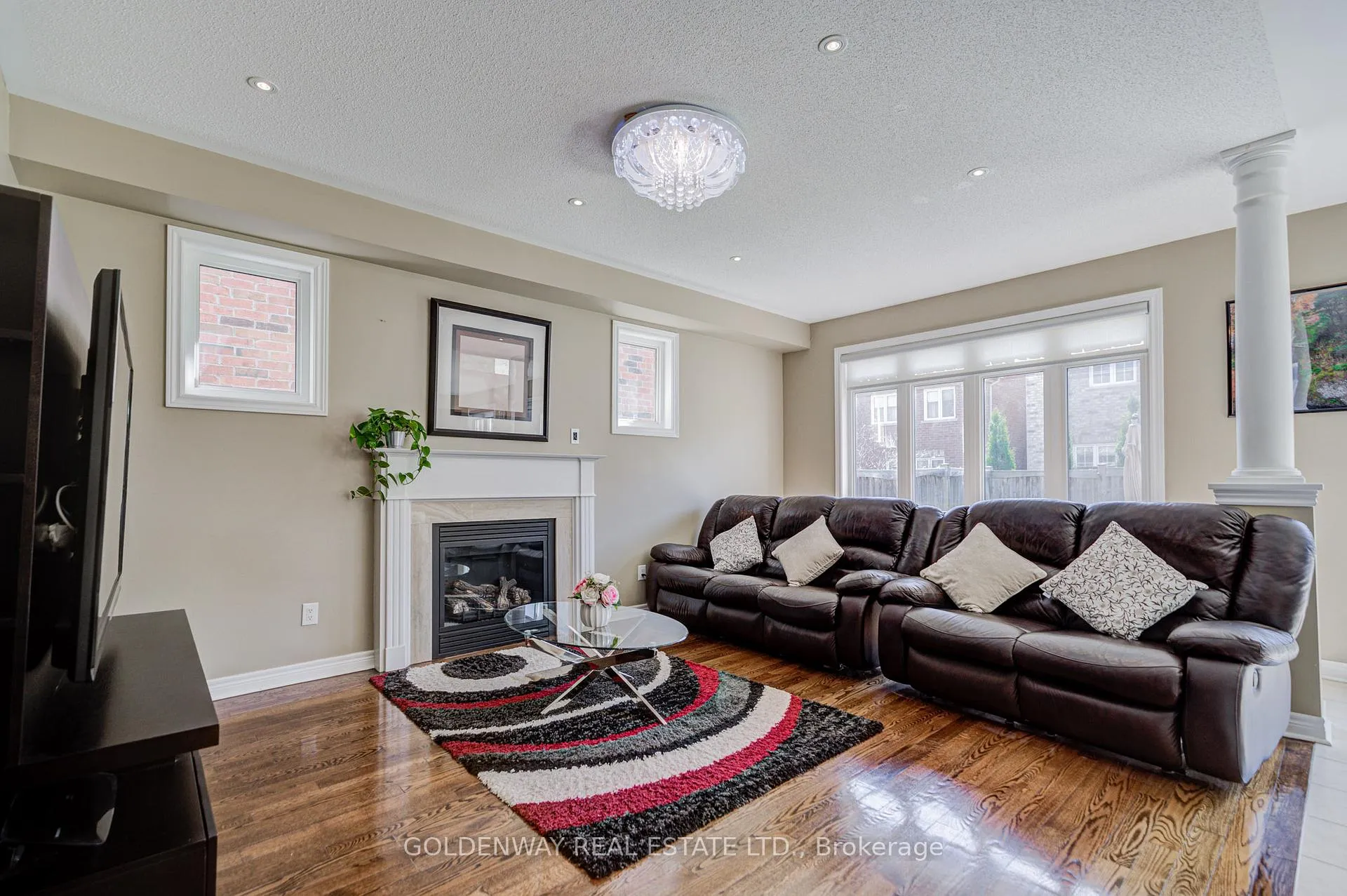 Photo 10 of 9 Duke Of Cornwall Drive, Markham, Victoria Square — HOMEH