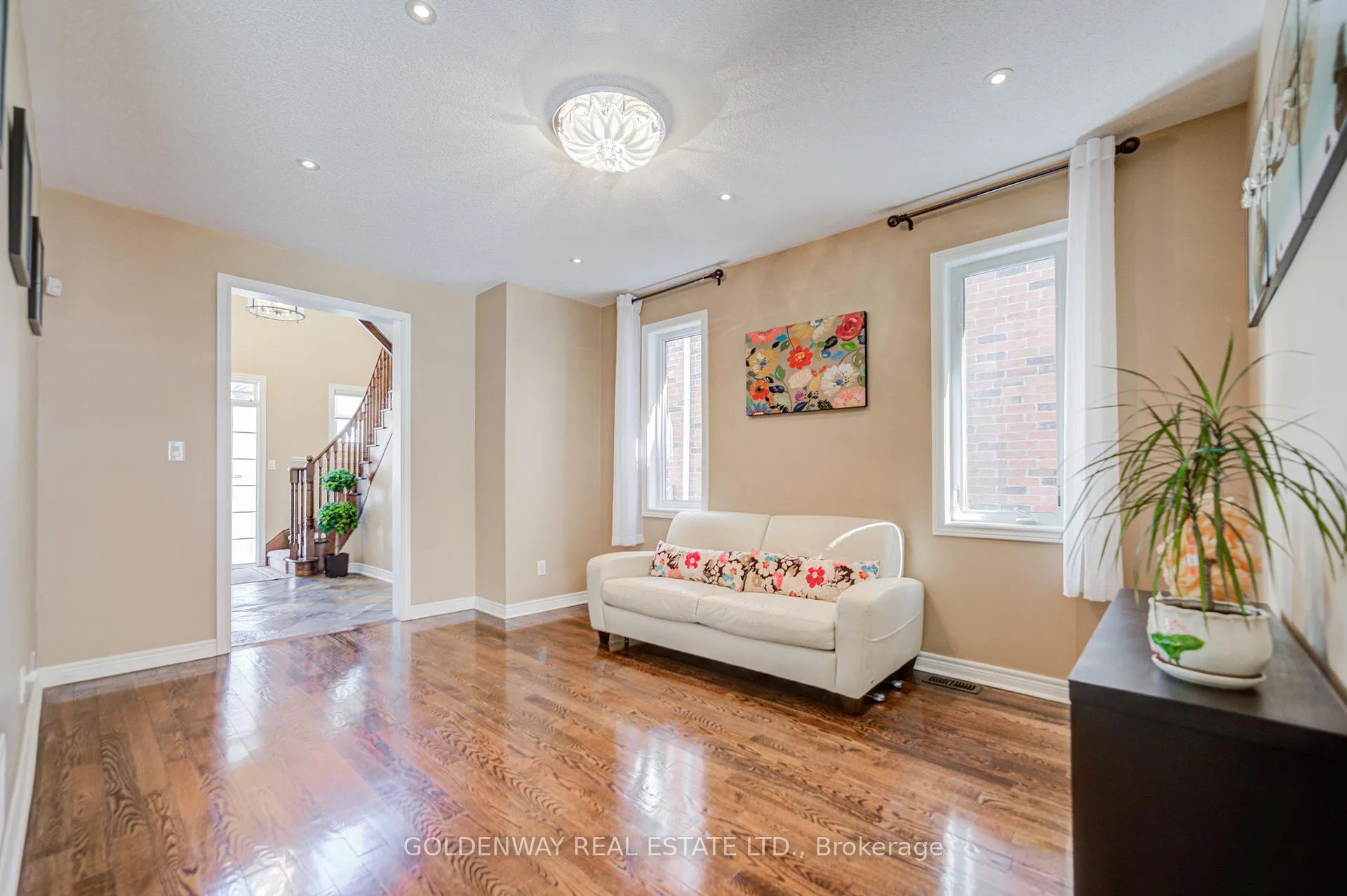 Photo 11 of 9 Duke Of Cornwall Drive, Markham, Victoria Square — HOMEH