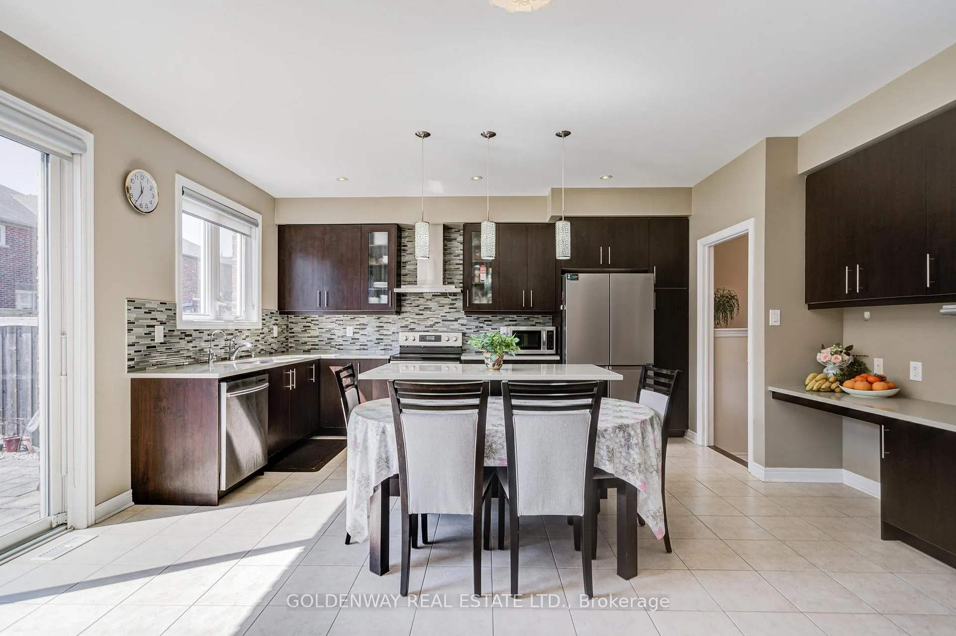 Photo 14 of 9 Duke Of Cornwall Drive, Markham, Victoria Square — HOMEH