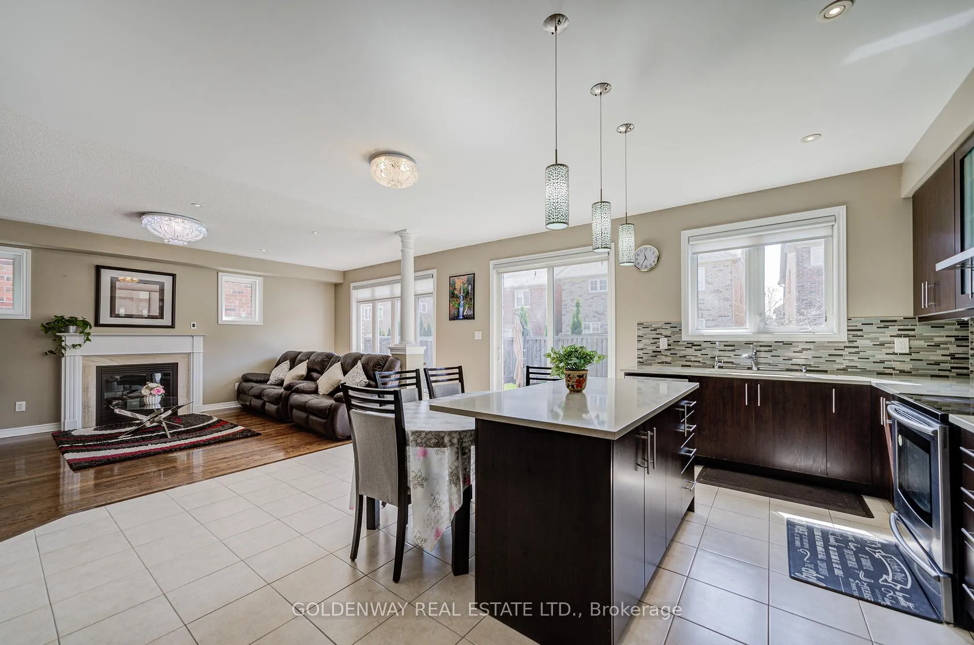 Photo 16 of 9 Duke Of Cornwall Drive, Markham, Victoria Square — HOMEH