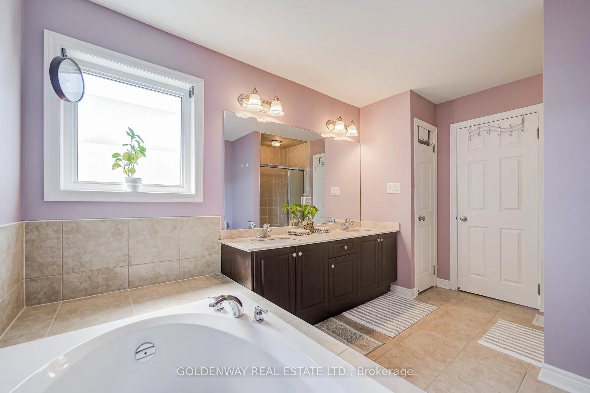 Photo 36 of 9 Duke Of Cornwall Drive, Markham, Victoria Square — HOMEH
