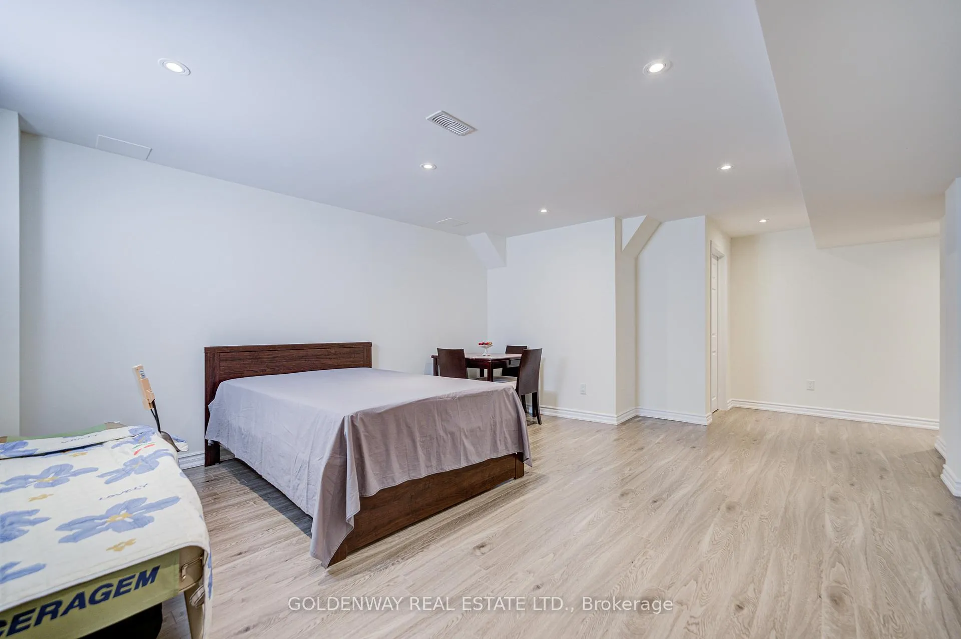Photo 44 of 9 Duke Of Cornwall Drive, Markham, Victoria Square — HOMEH