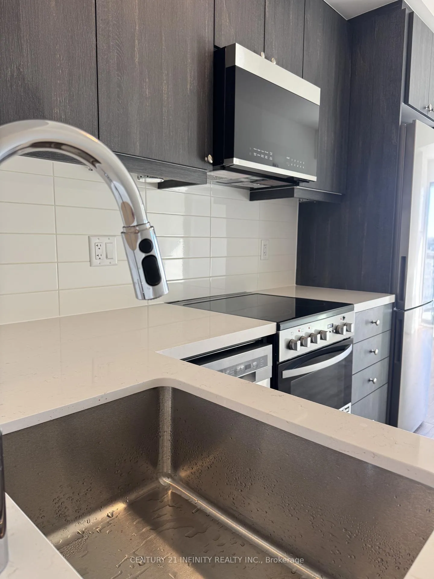 Photo 6 of Unit 910, 51 Clarington Boulevard, Clarington, Bowmanville — HOMEH