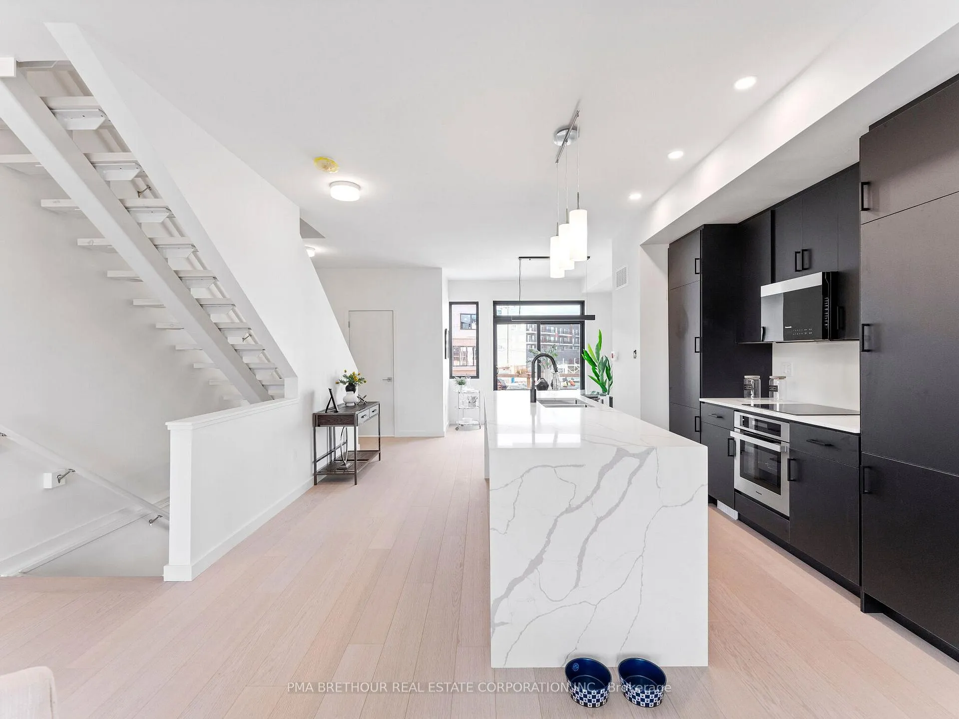 Photo 15 of 18 Rainwater Lane, Barrie, Holly — HOMEH