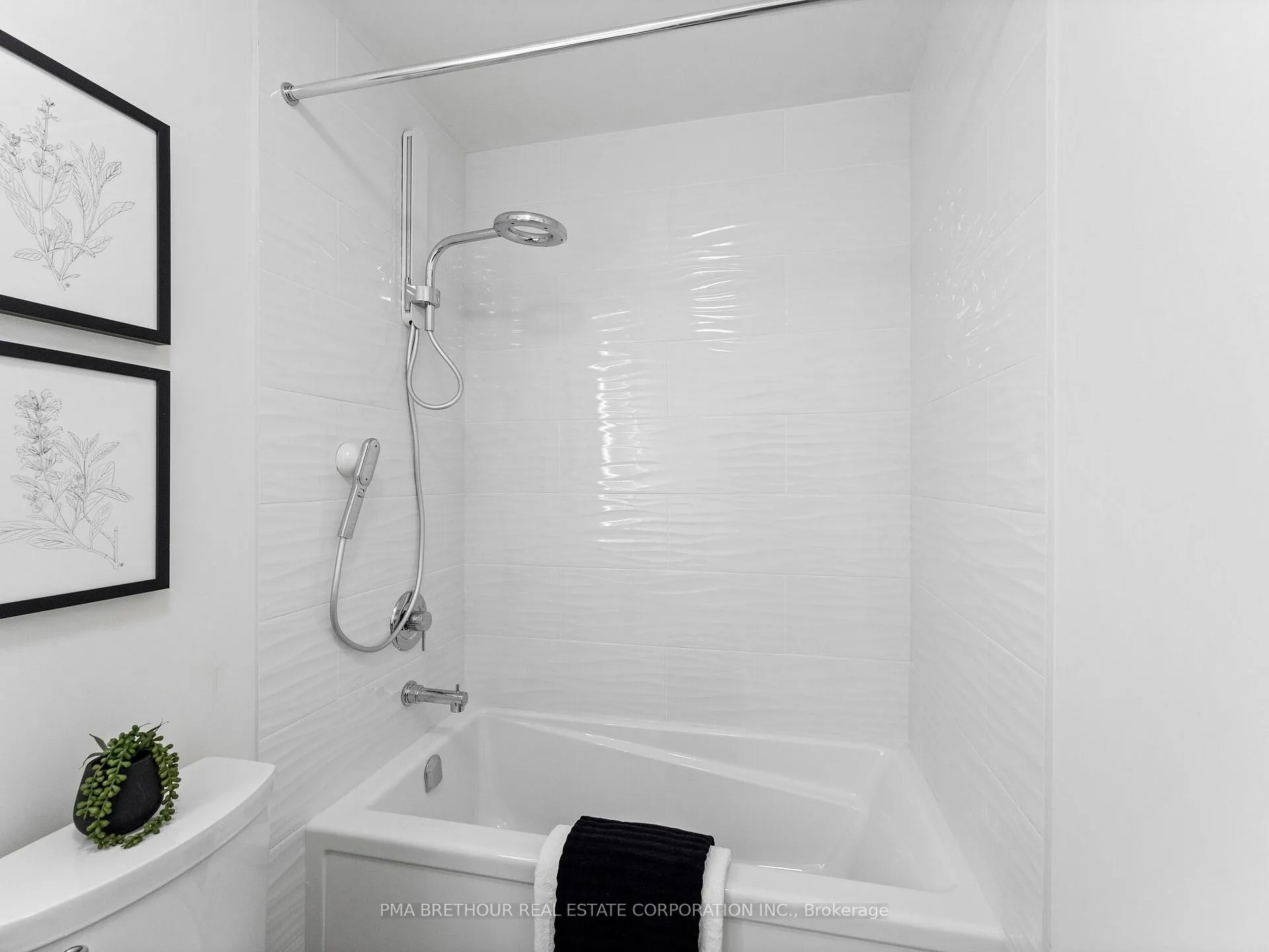 Photo 37 of 18 Rainwater Lane, Barrie, Holly — HOMEH