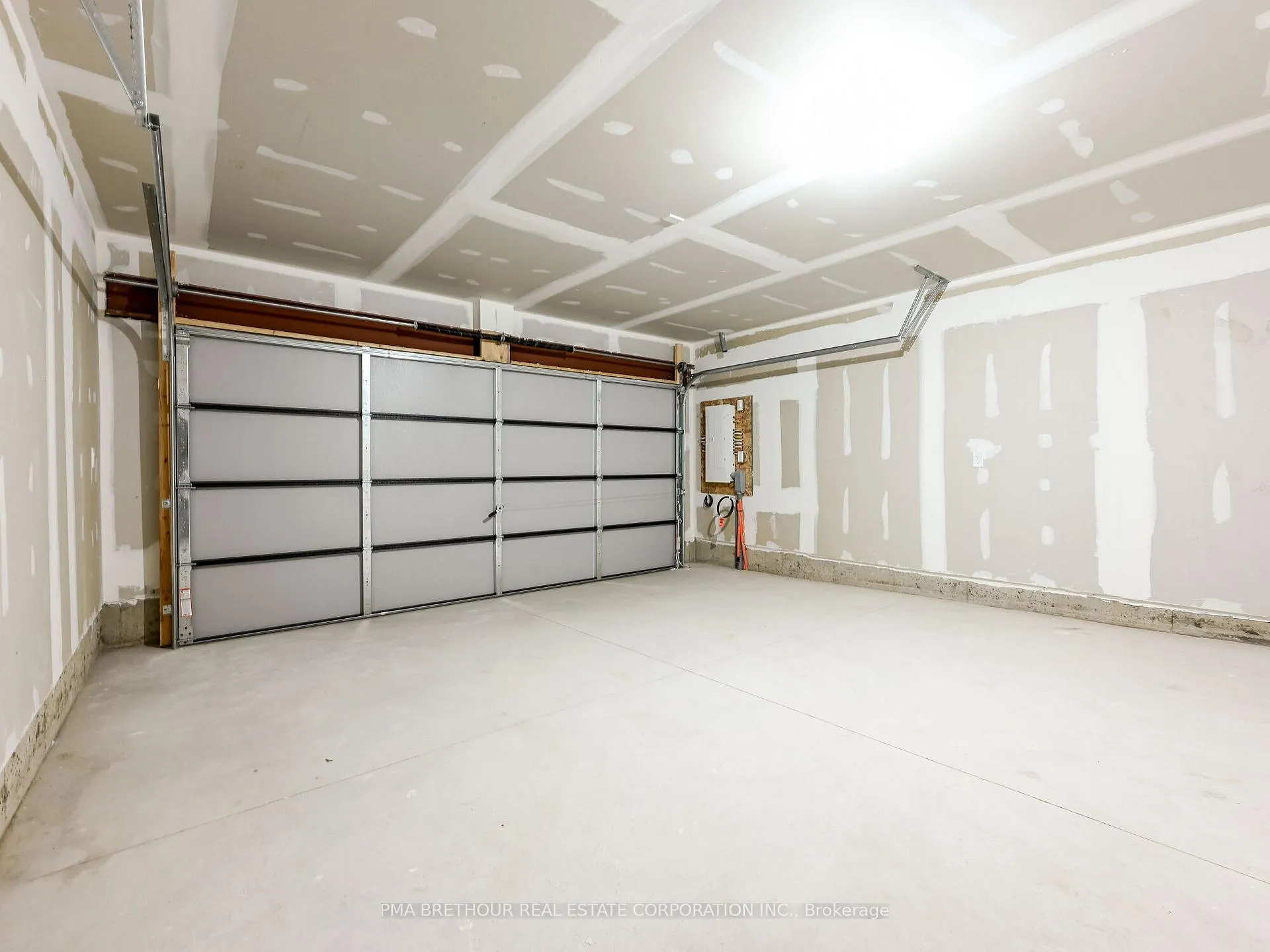 Photo 48 of 18 Rainwater Lane, Barrie, Holly — HOMEH