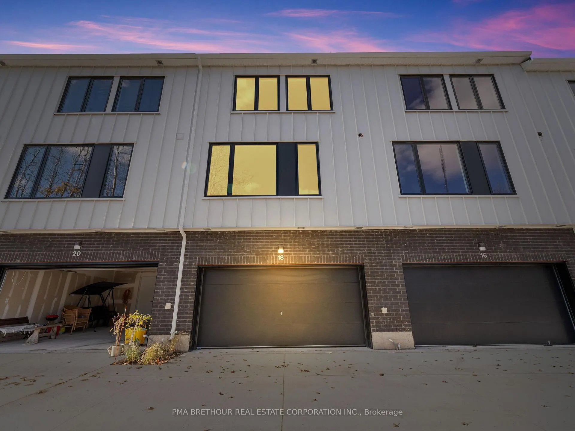Photo 50 of 18 Rainwater Lane, Barrie, Holly — HOMEH