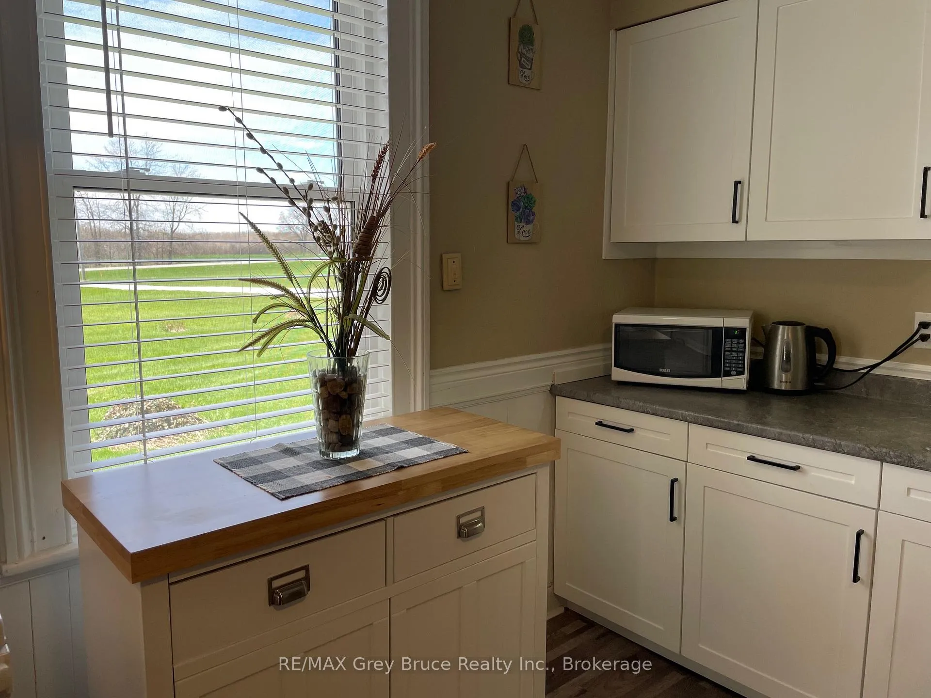 Photo 9 of 236857 2a Concession, Chatsworth — HOMEH