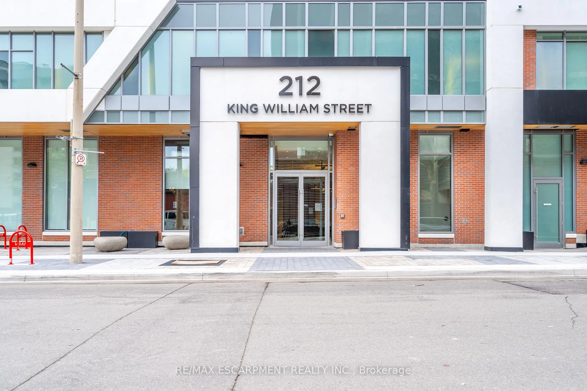 Photo 3 of Unit 816, 212 King William Street, Hamilton, Beasley — HOMEH