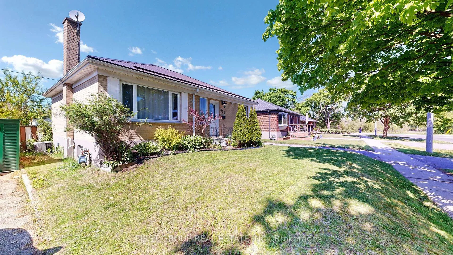Photo 2 of 616 Crawford Drive, Peterborough, Otonabee Ward 1 — HOMEH