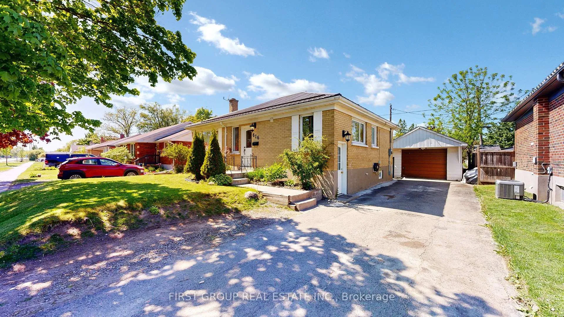 Photo 3 of 616 Crawford Drive, Peterborough, Otonabee Ward 1 — HOMEH
