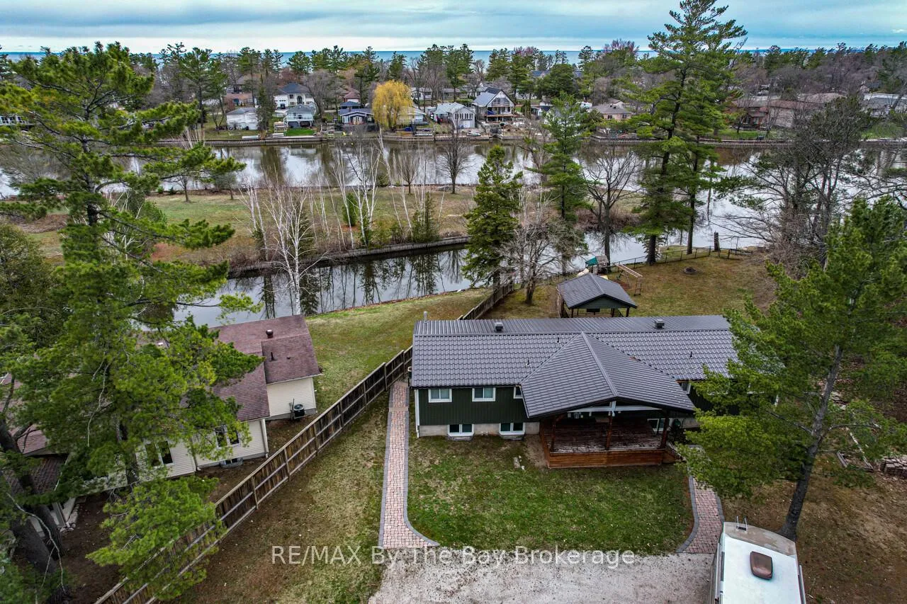 Photo 2 of 1628 River Road W, Wasaga Beach — HOMEH