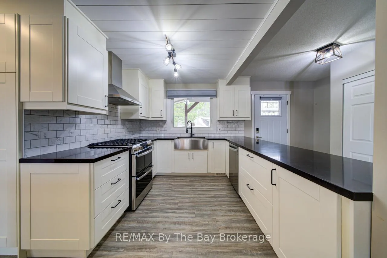 Photo 5 of 1628 River Road W, Wasaga Beach — HOMEH