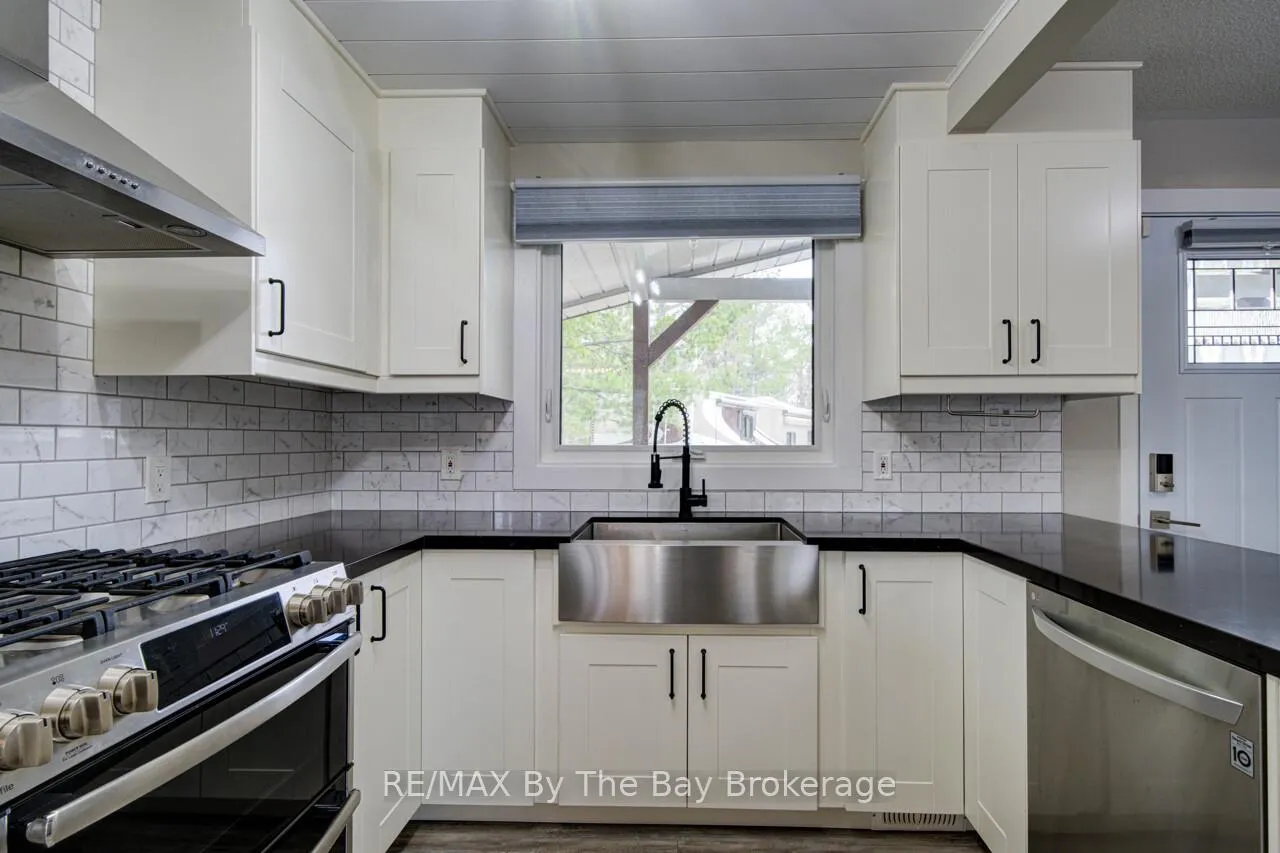 Photo 6 of 1628 River Road W, Wasaga Beach — HOMEH