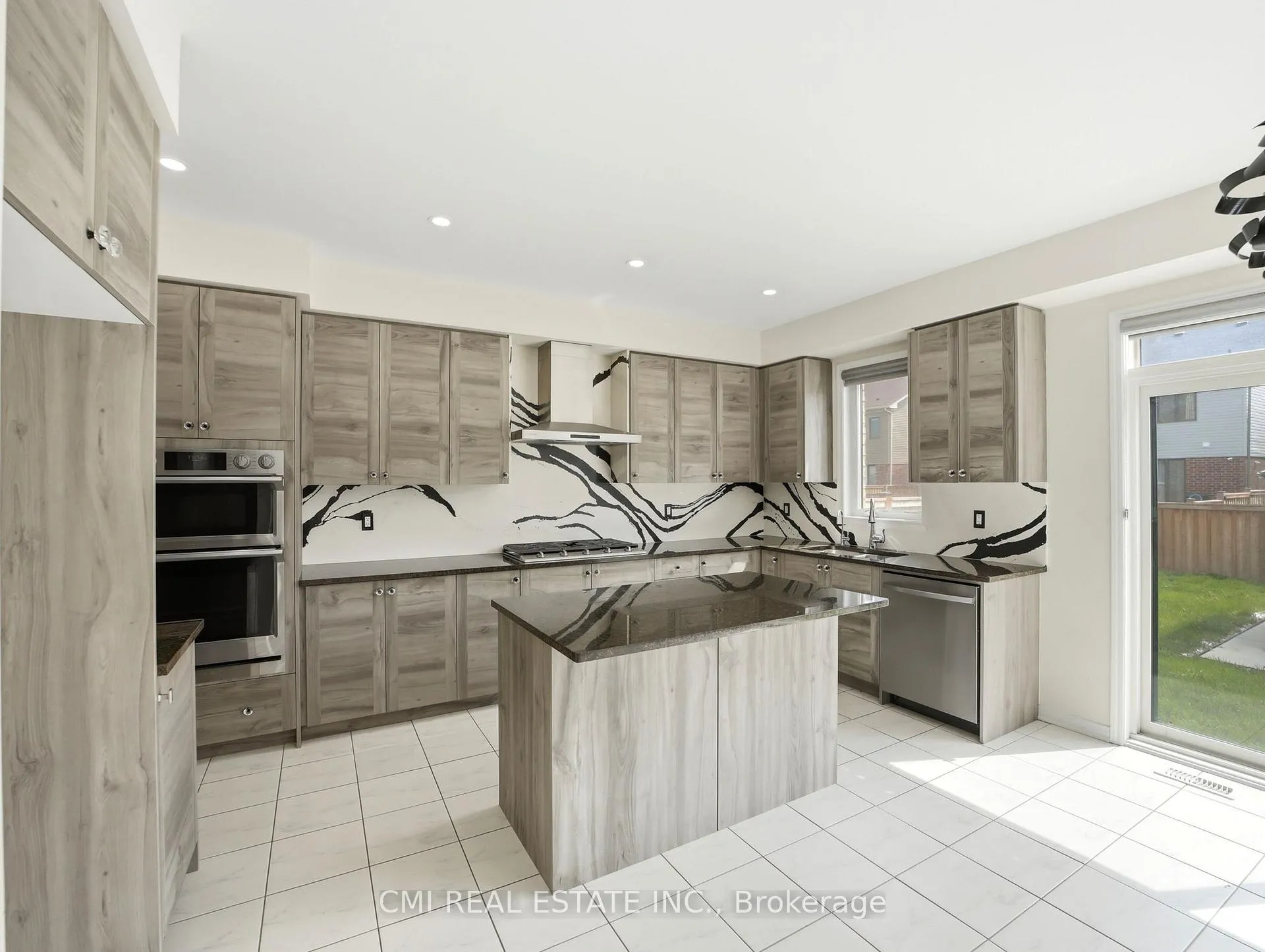 Photo 11 of 59 July Avenue, Hamilton, Stoney Creek Mountain — HOMEH