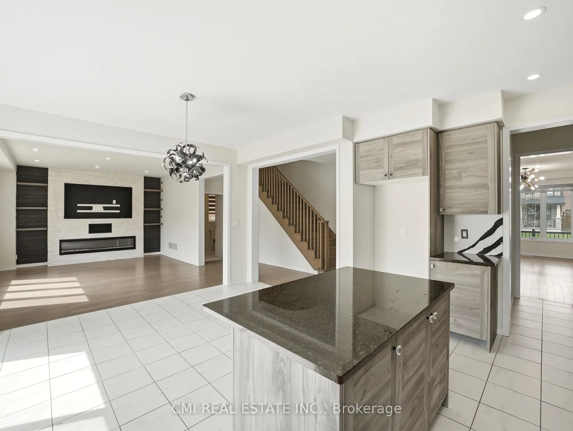 Photo 12 of 59 July Avenue, Hamilton, Stoney Creek Mountain — HOMEH