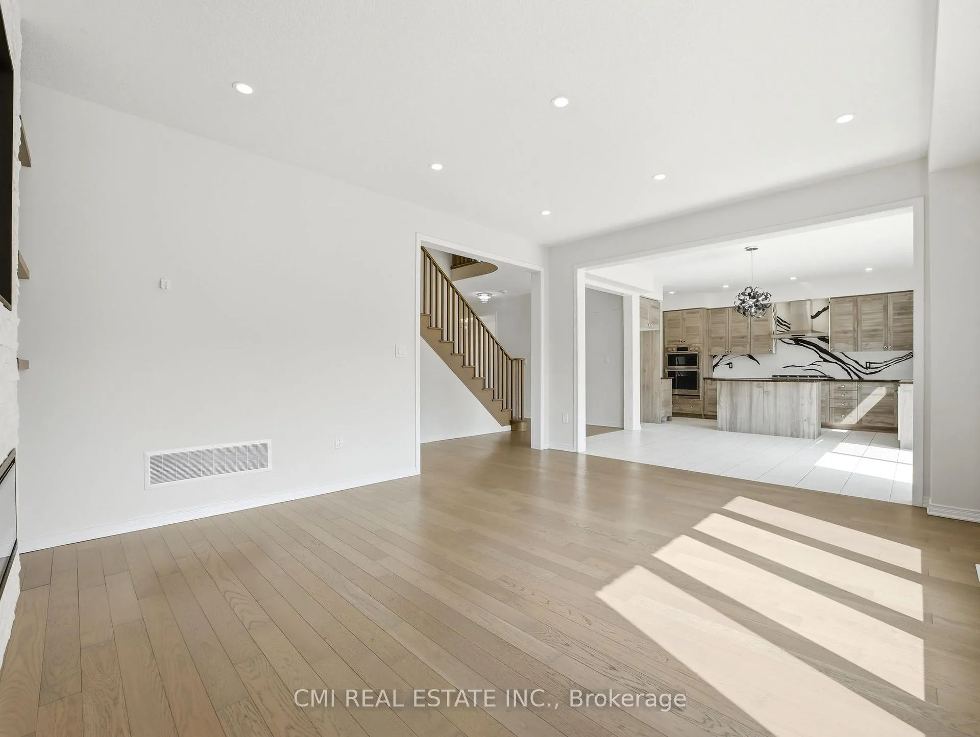 Photo 19 of 59 July Avenue, Hamilton, Stoney Creek Mountain — HOMEH