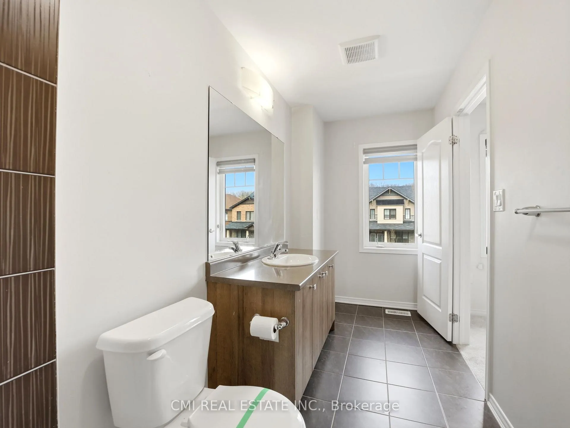 Photo 40 of 59 July Avenue, Hamilton, Stoney Creek Mountain — HOMEH