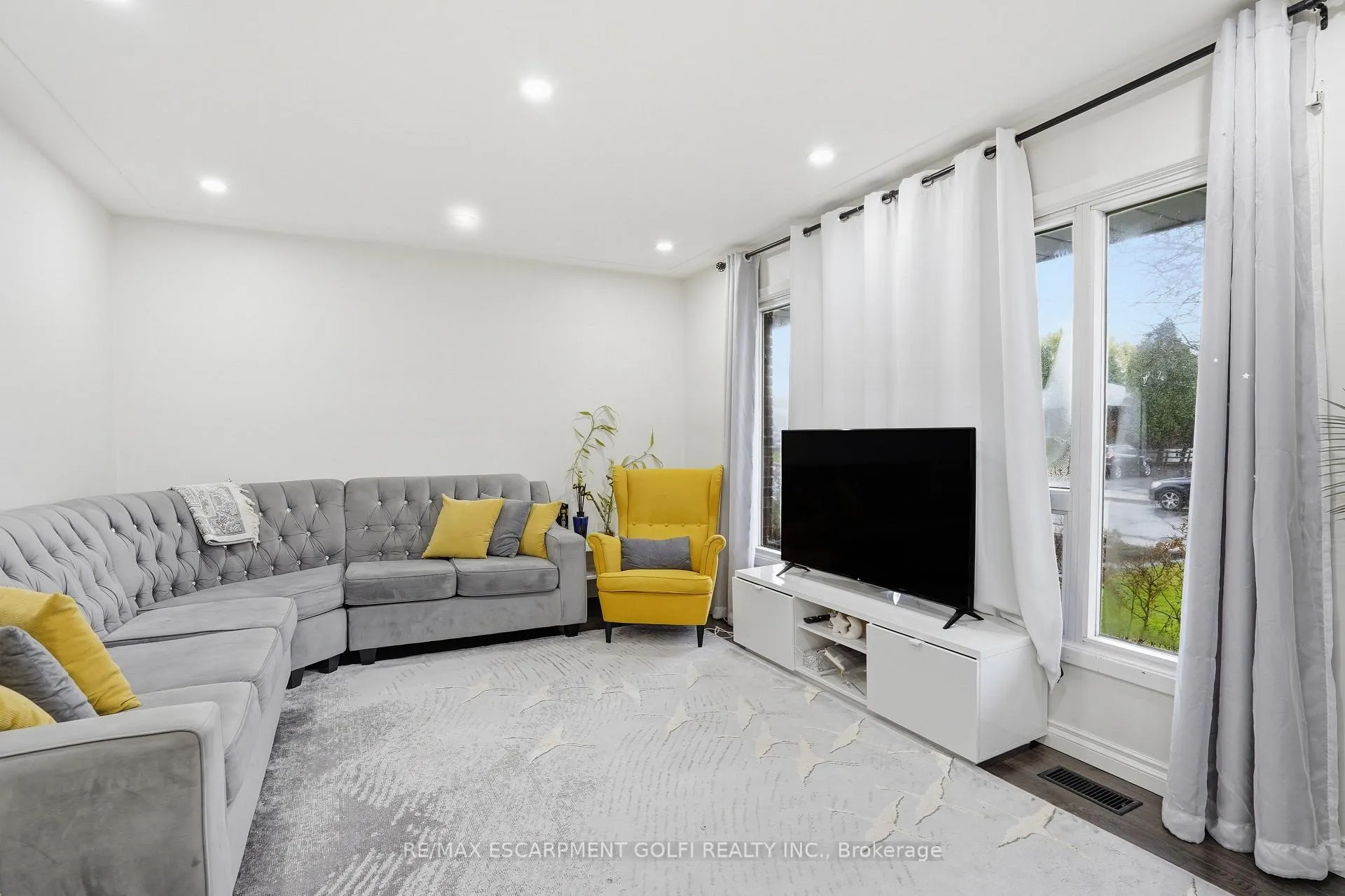 Photo 7 of 107 Deschene Avenue, Hamilton, Greeningdon — HOMEH